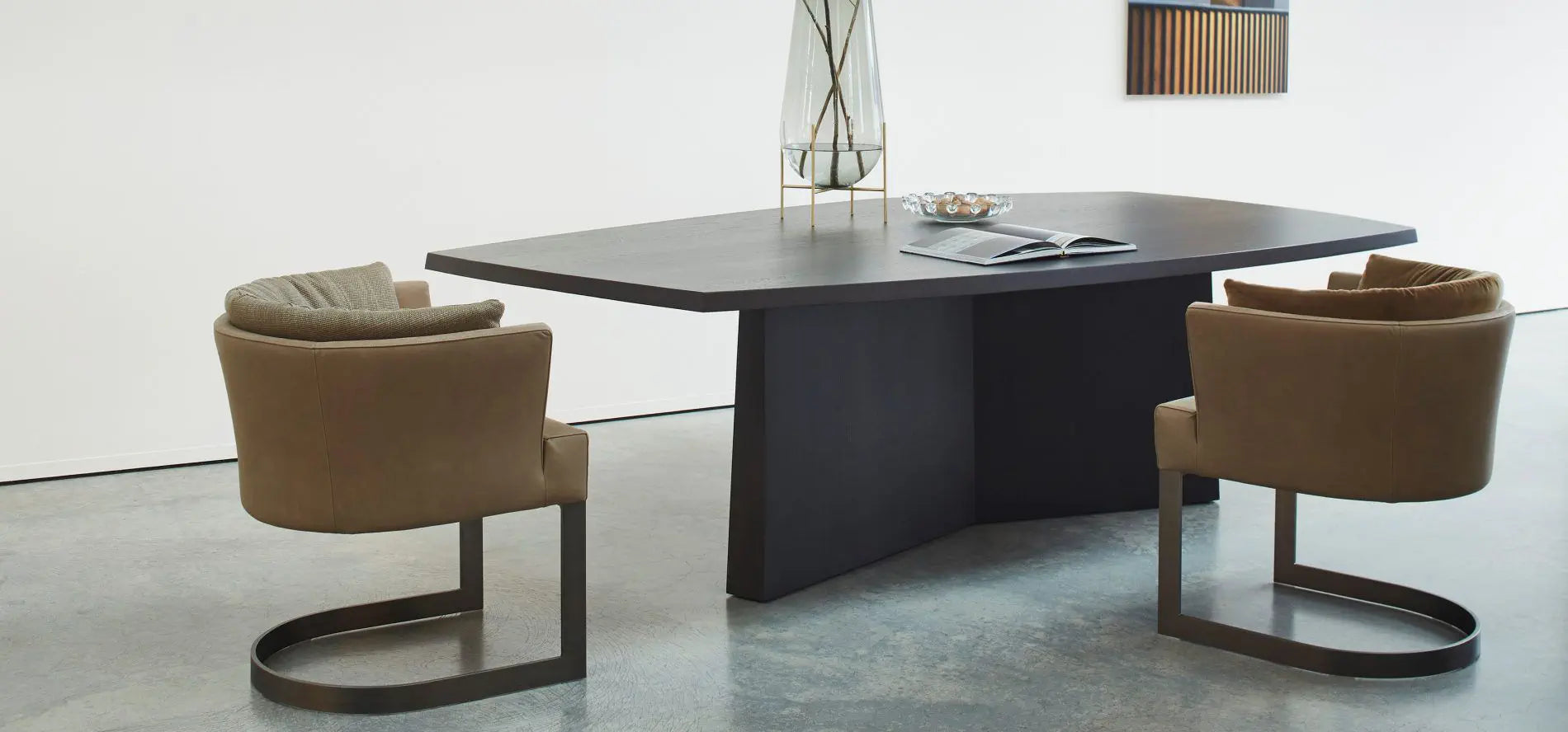 Linteloo Contemporary dining table Converse