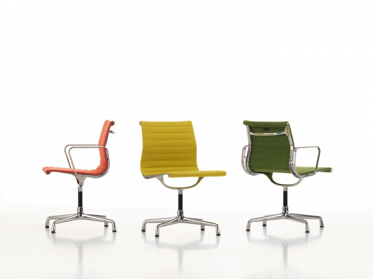 Vitra EA 101 stoel geel/ pastel groen, onderstel verchroomd