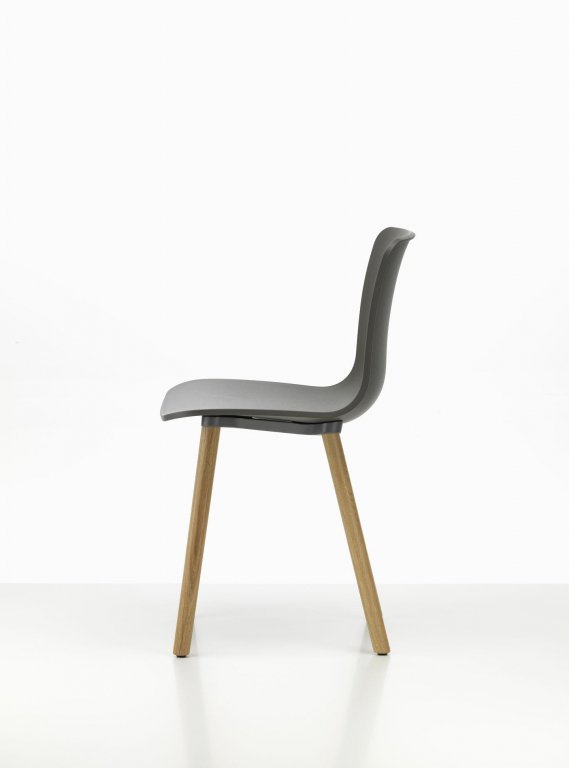 Vitra HAL RE chair oak base