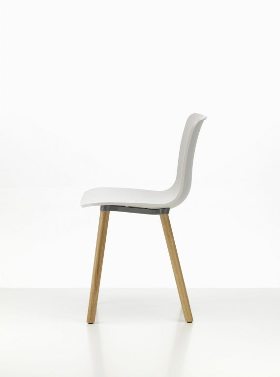 Vitra HAL RE chair oak base