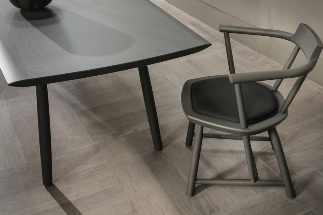 Linteloo Oiseau dining table