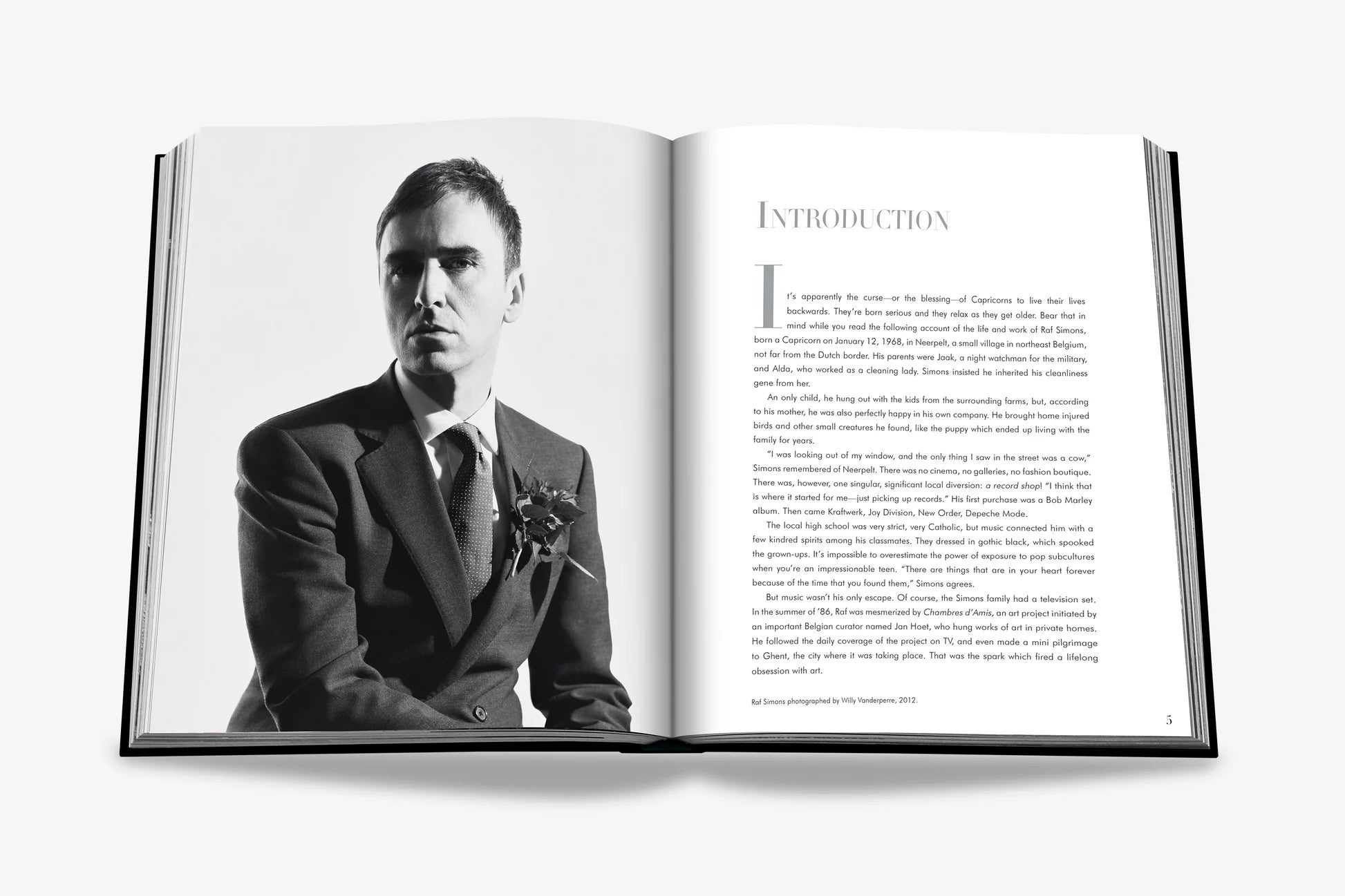 ASSOULINE Dior by Raf Simons