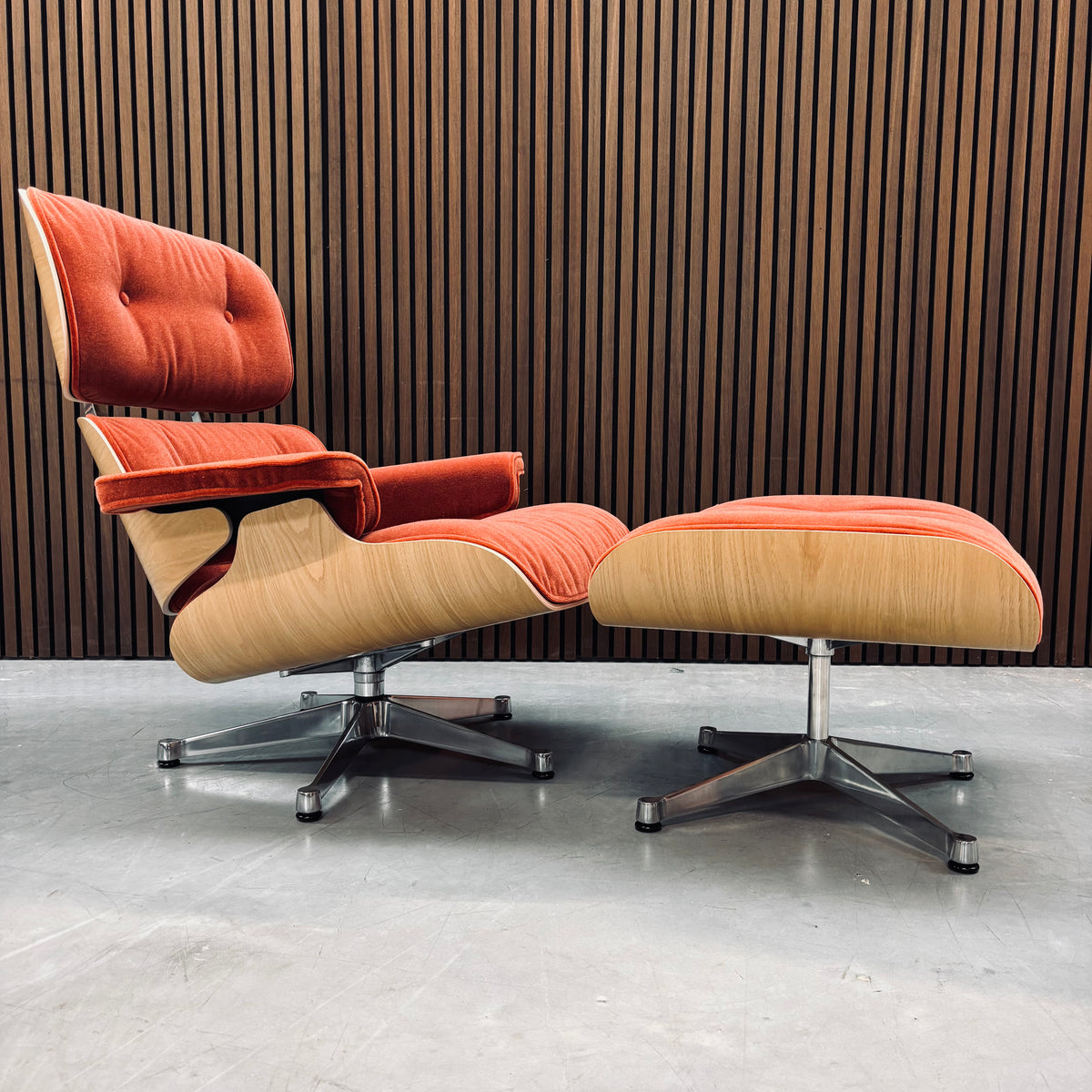 Eames Lounge Chair | Chestnut Shell & Brandy Calma