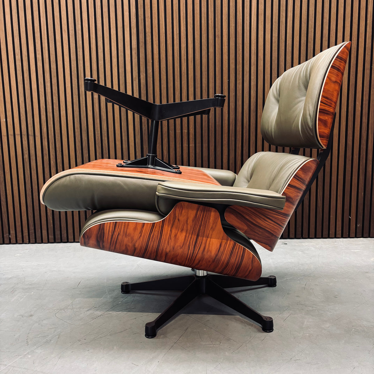 Eames Lounge Chair - Santos Palisander Shell & Khaki Leather