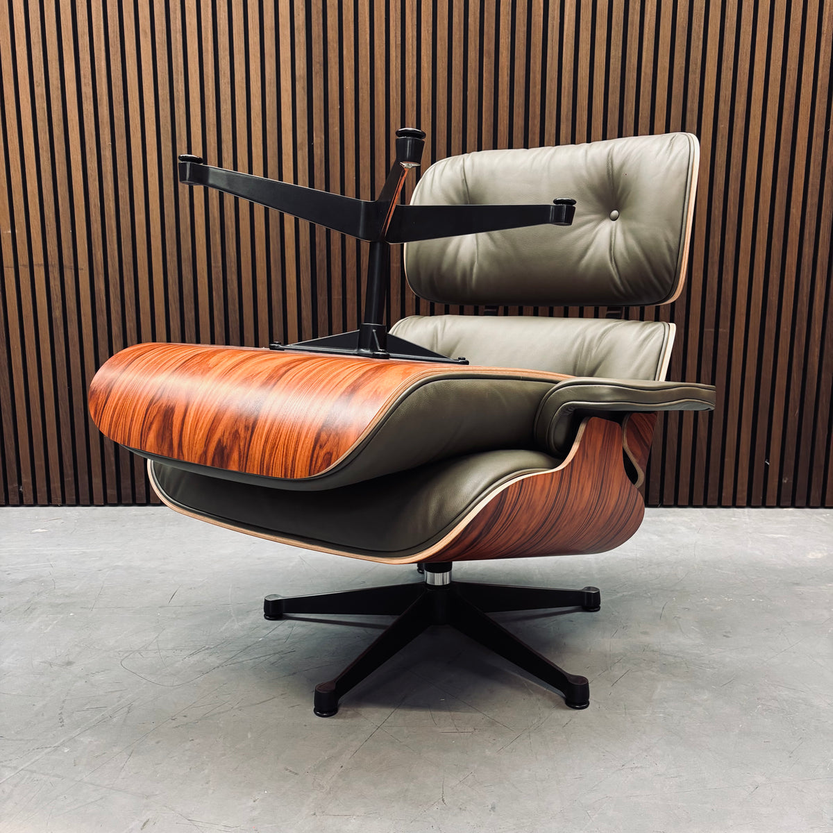 Eames Lounge Chair - Santos Palisander Shell & Khaki Leather