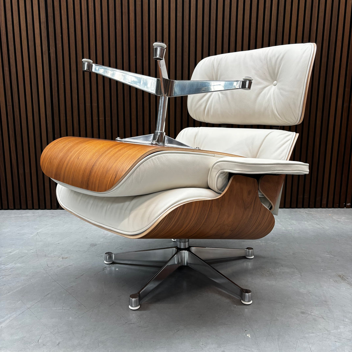 Vitra Eames Lounge Chair | Dark Walnut & Snow Leather