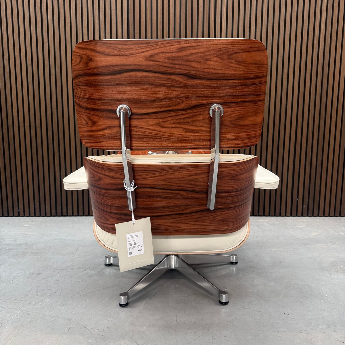 Vitra Eames Lounge Chair | Santos Plisander & Snow Leather