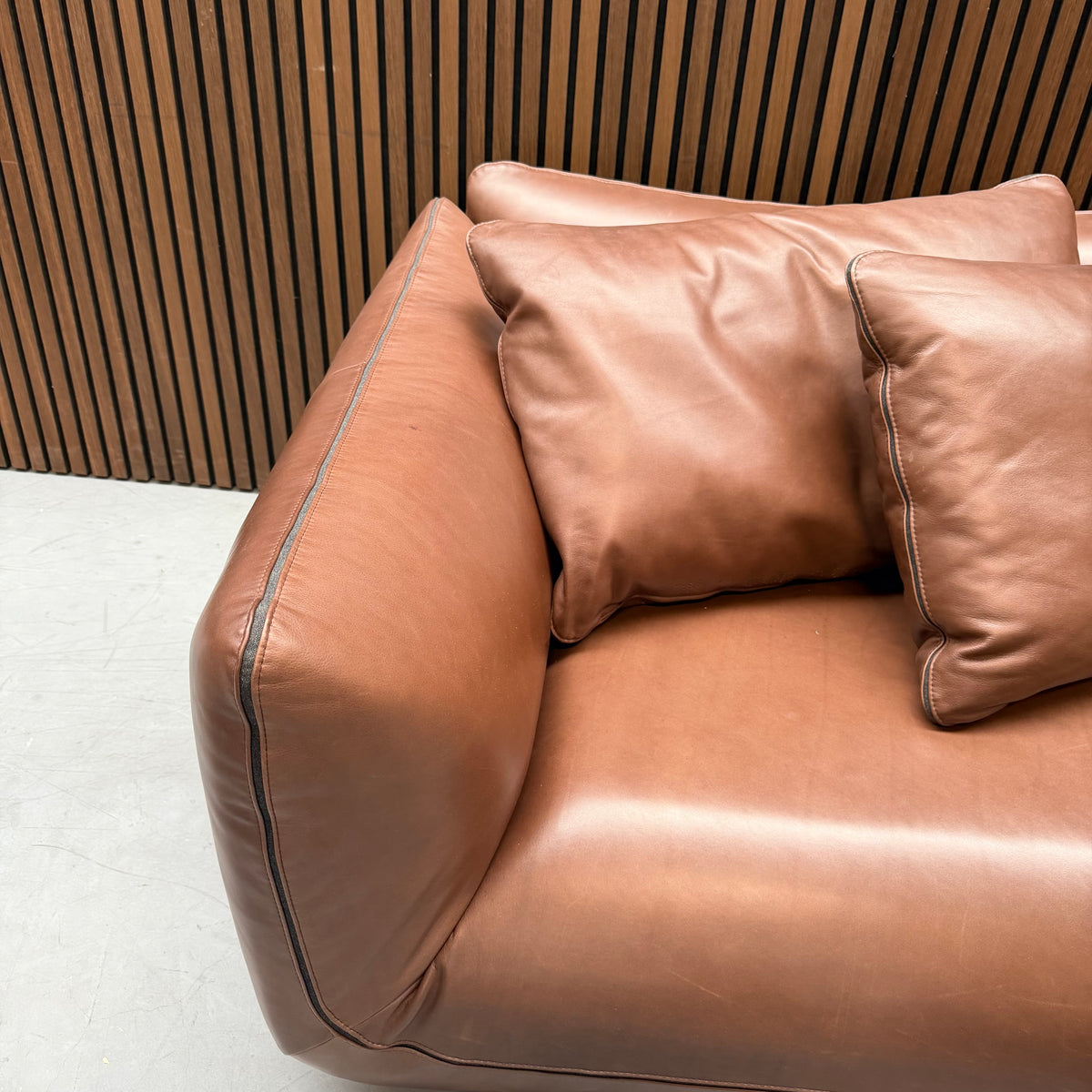 COR Jalis Sofa with Pouf – Brown Leather