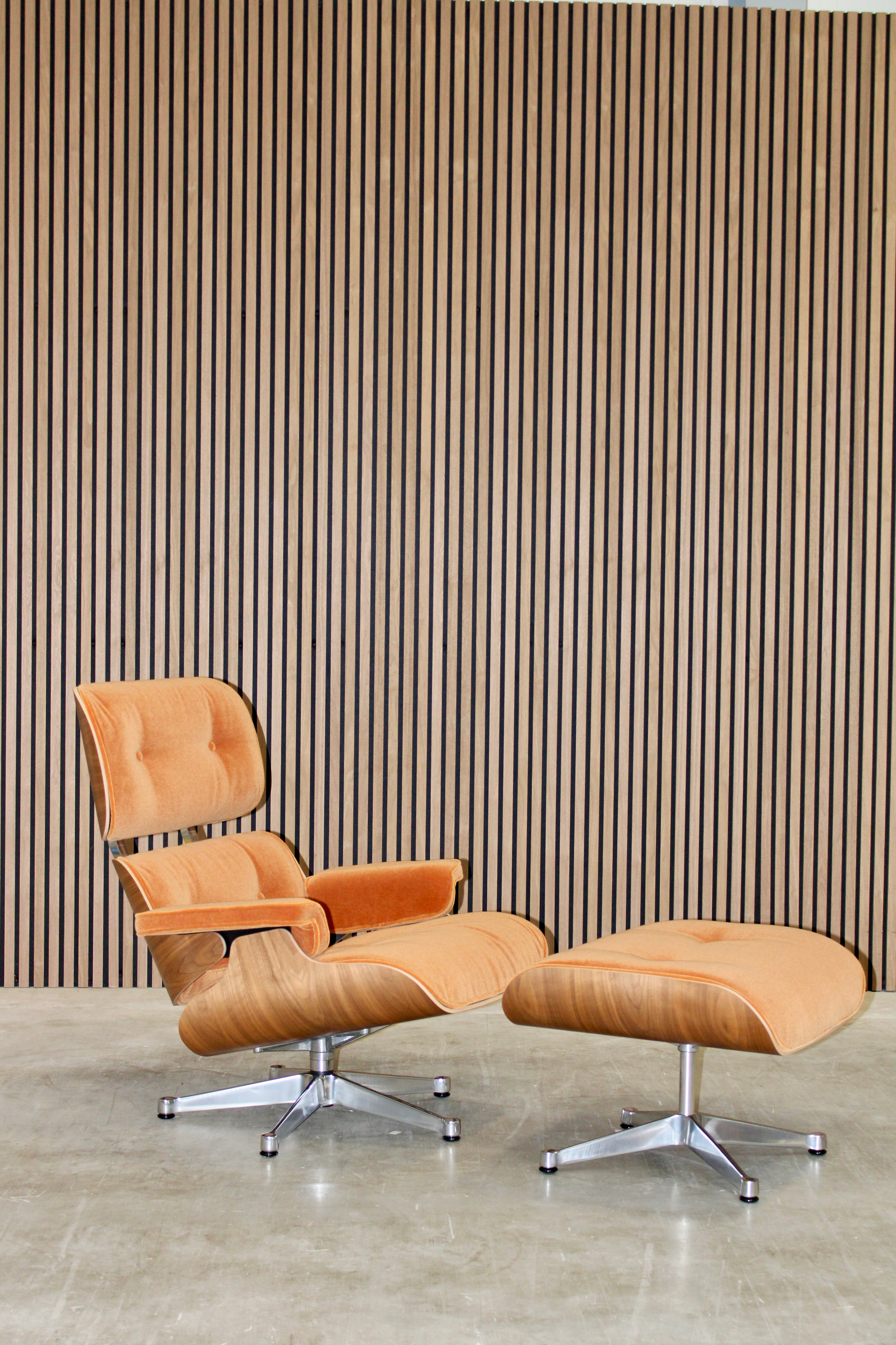 VITRA Eames Lounge Chair + Ottoman - Calma Cognac