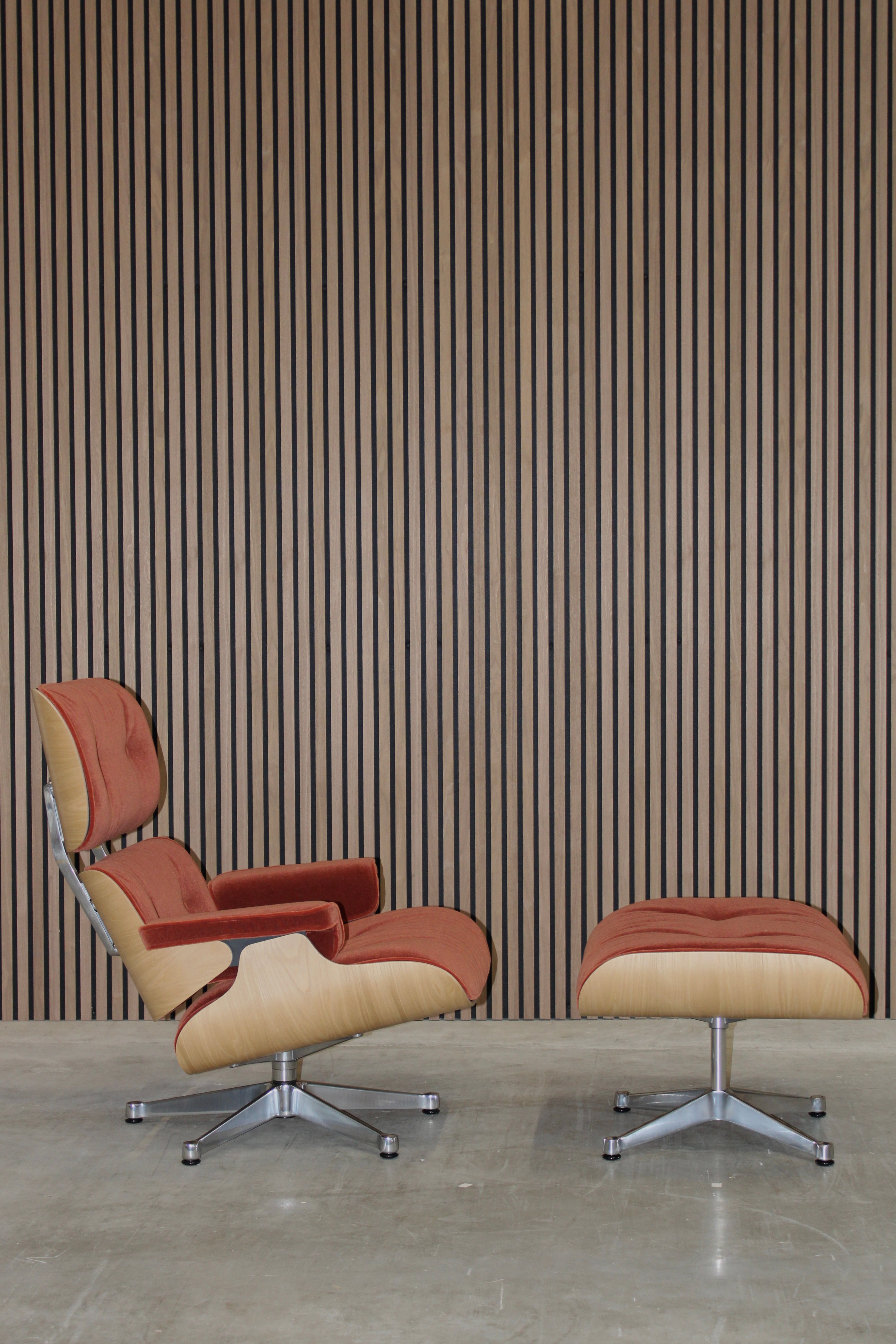 VITRA Eames Lounge Chair + Ottoman - Calma Brandy