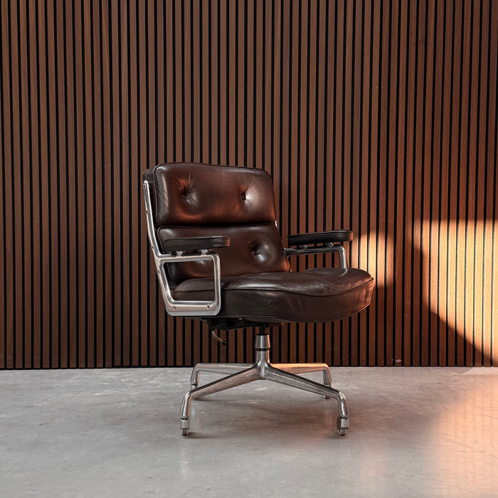 Herman Miller Eames Lobby Chair ES 104 – Chocolate Leather