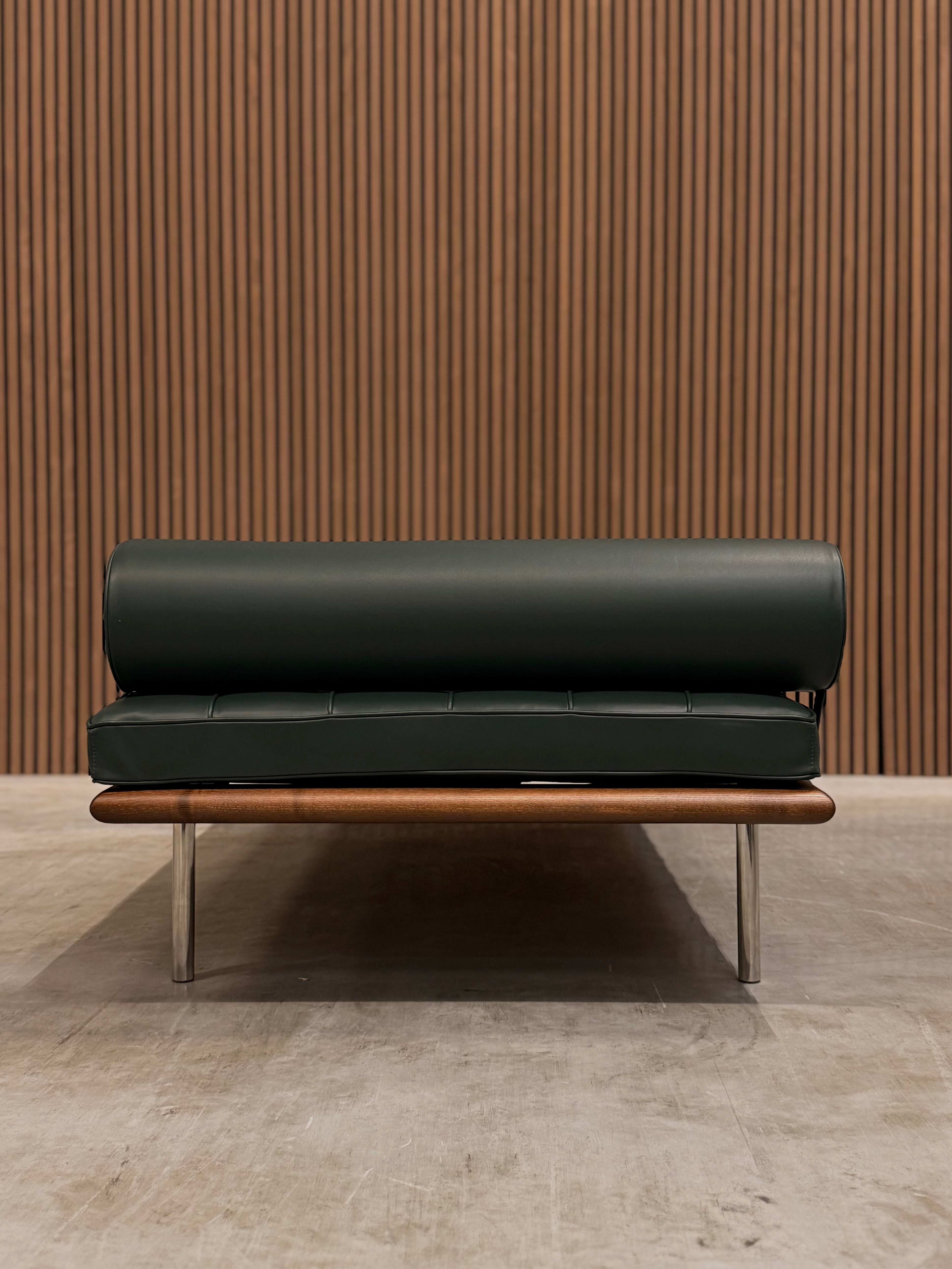 Knoll Barcelona Daybed - Bauhaus Green