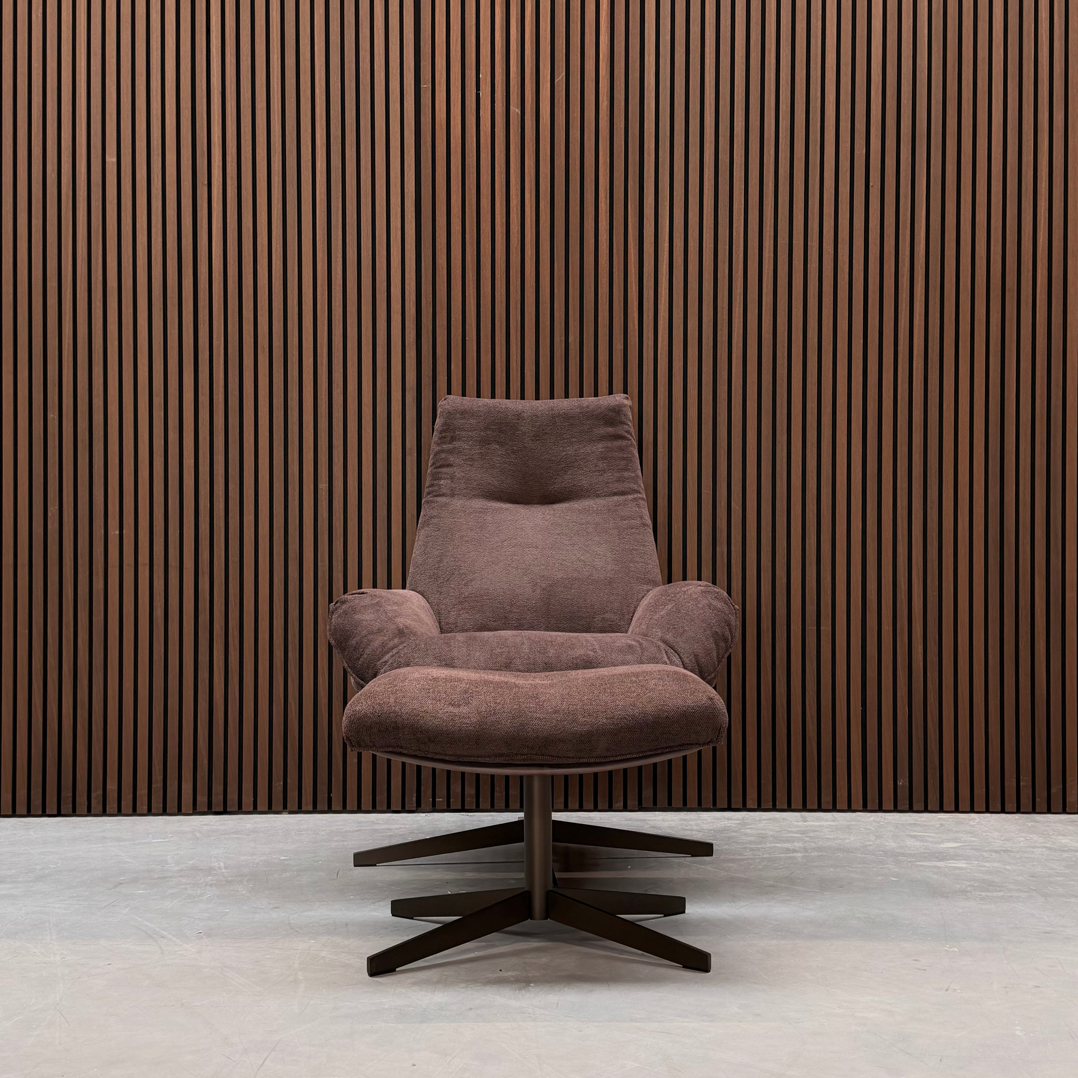 Bielefelder Werkstätten Daron Armchair – Gascone Ristretto