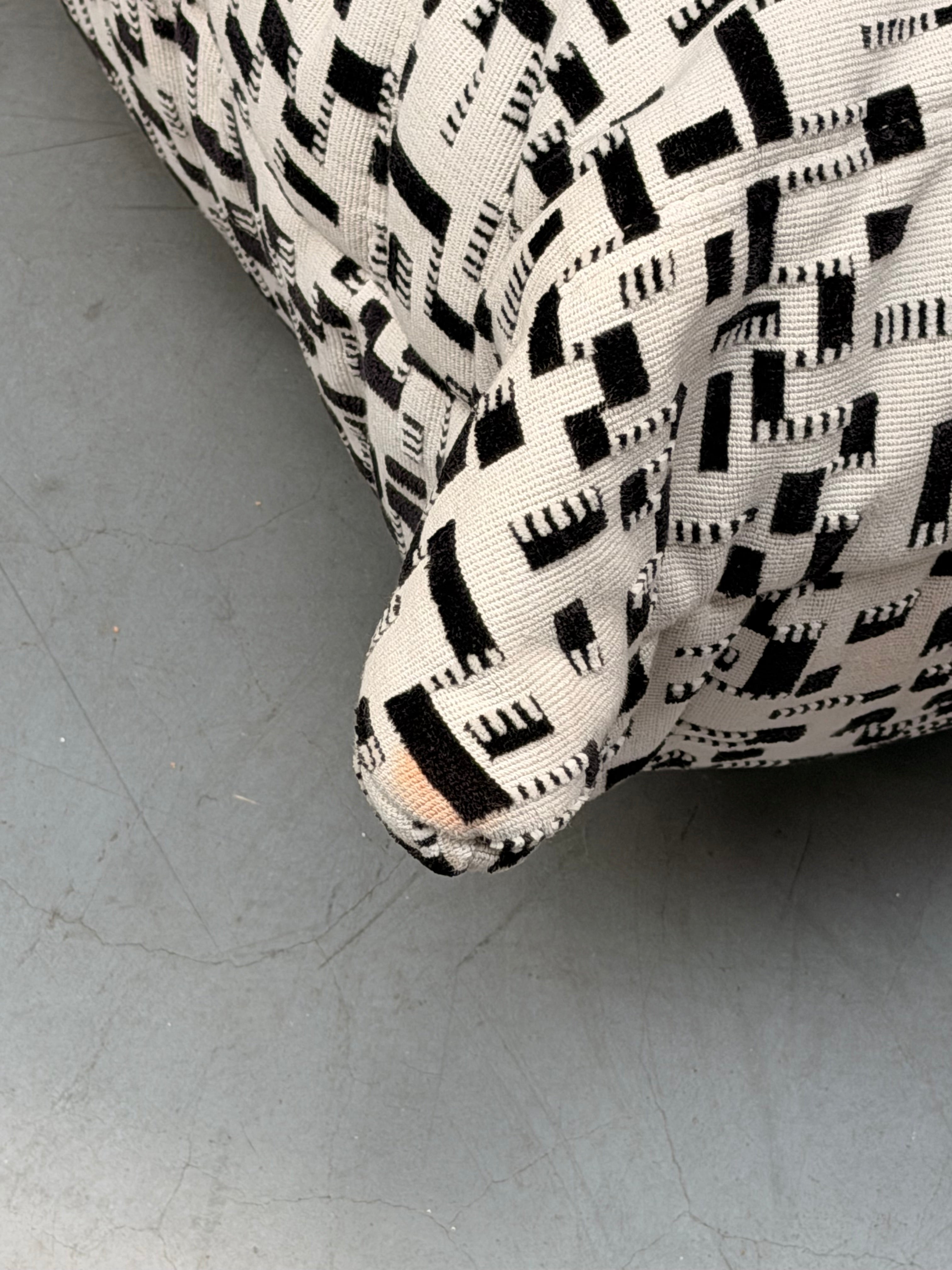 Ligne Roset Togo Lounge Chair - One-seater - Dima Reglisse