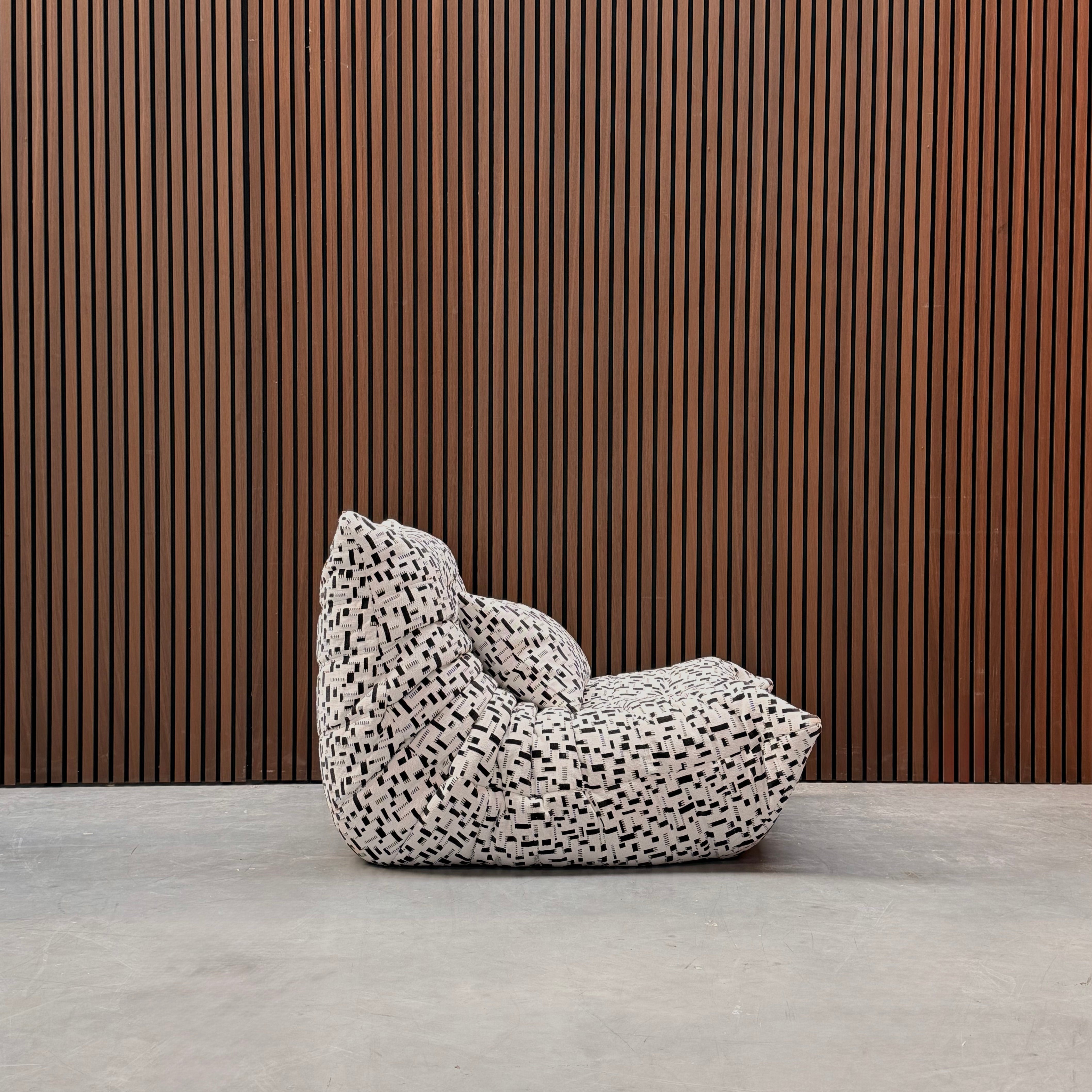 Ligne Roset Togo 1-Seater – Dima Réglisse