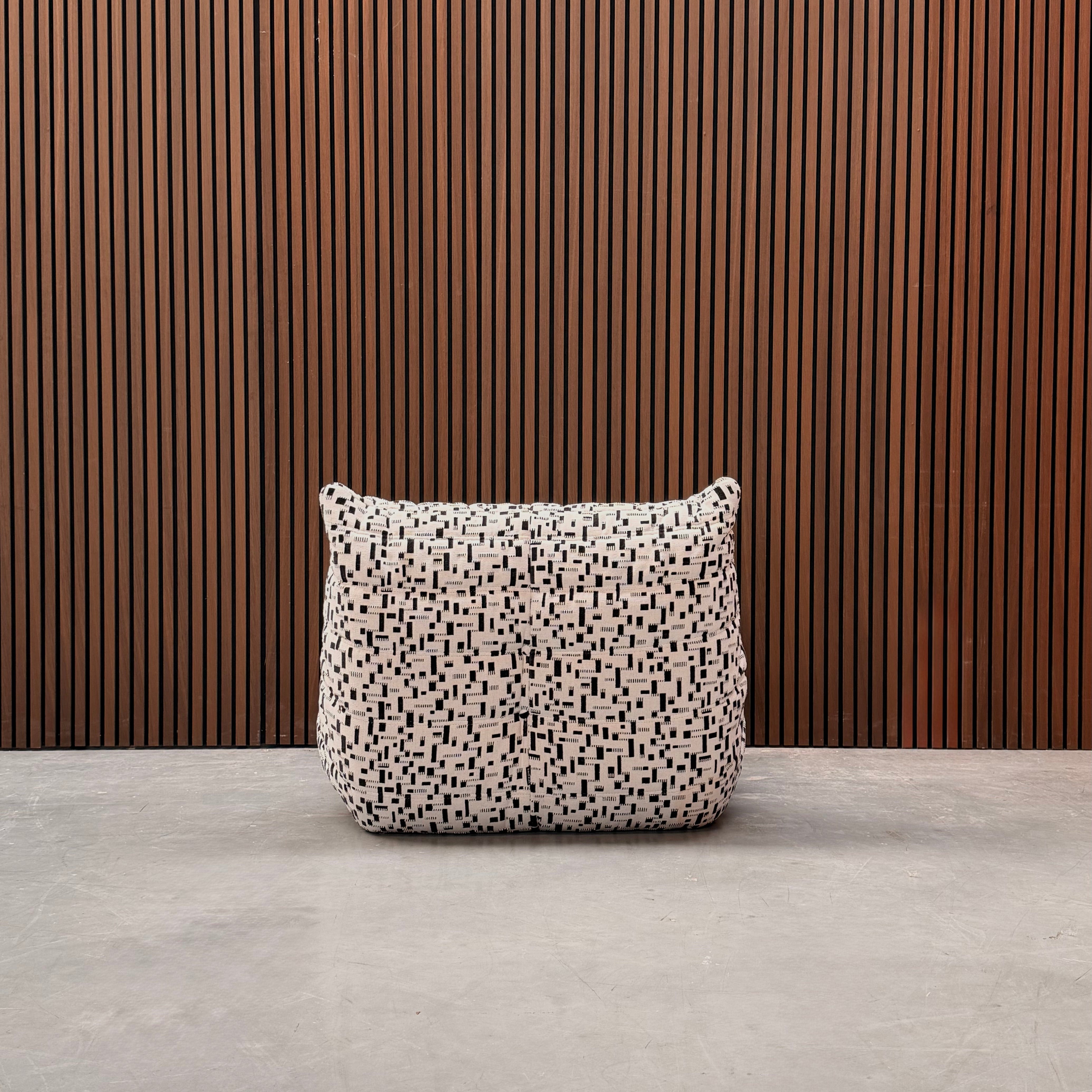 Ligne Roset Togo 1-Seater – Dima Réglisse