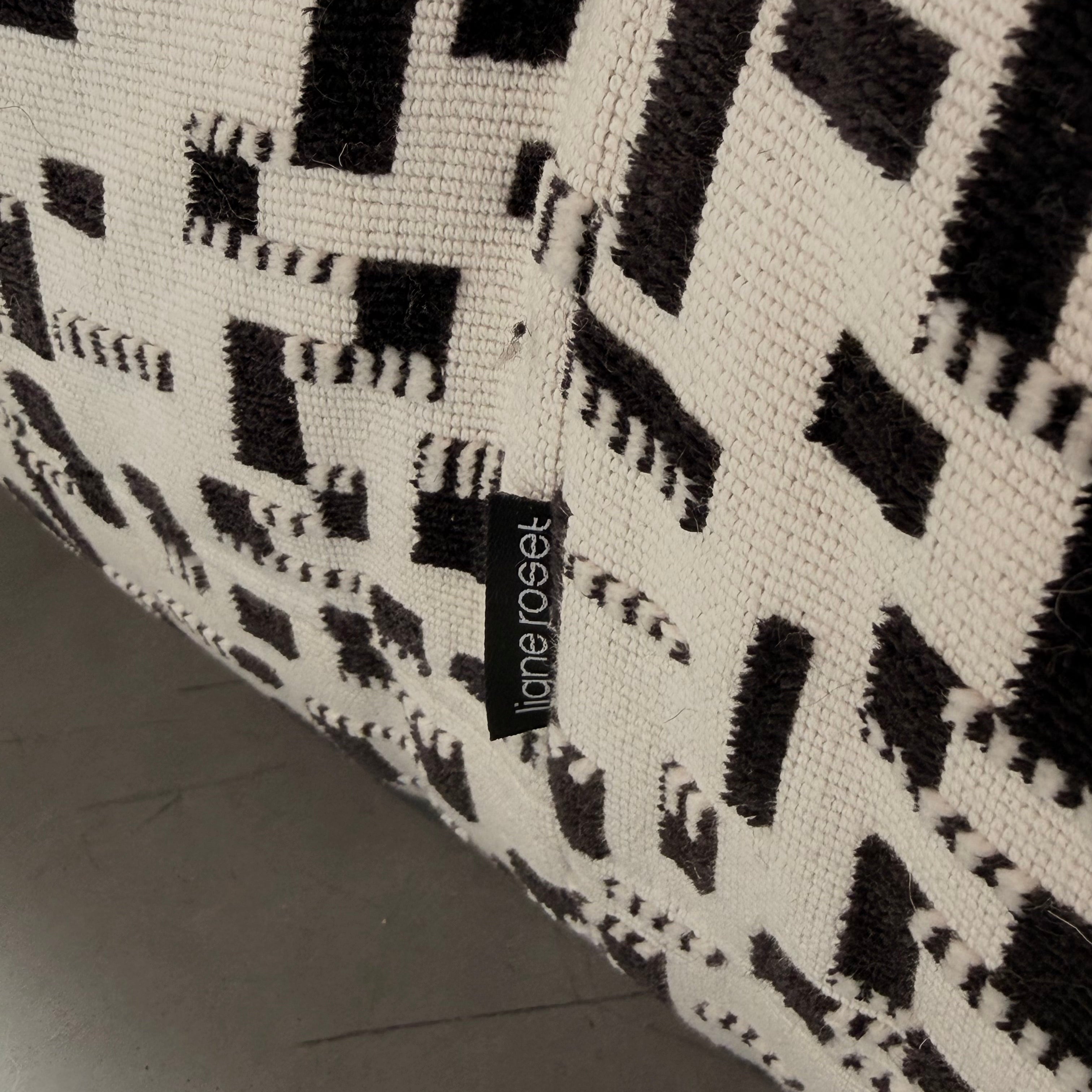 Ligne Roset Togo 1-Seater – Dima Réglisse