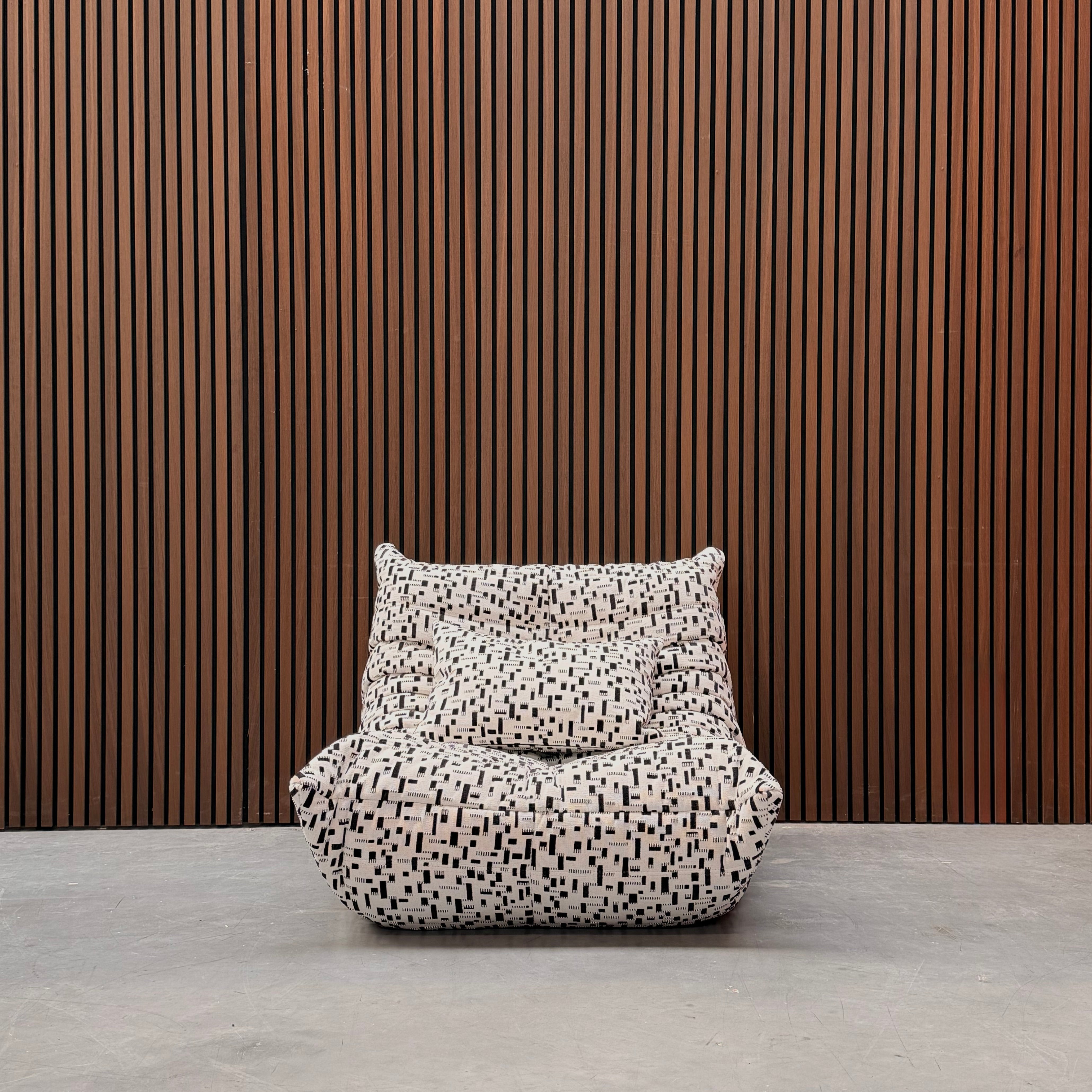 Ligne Roset Togo 1-Seater – Dima Réglisse