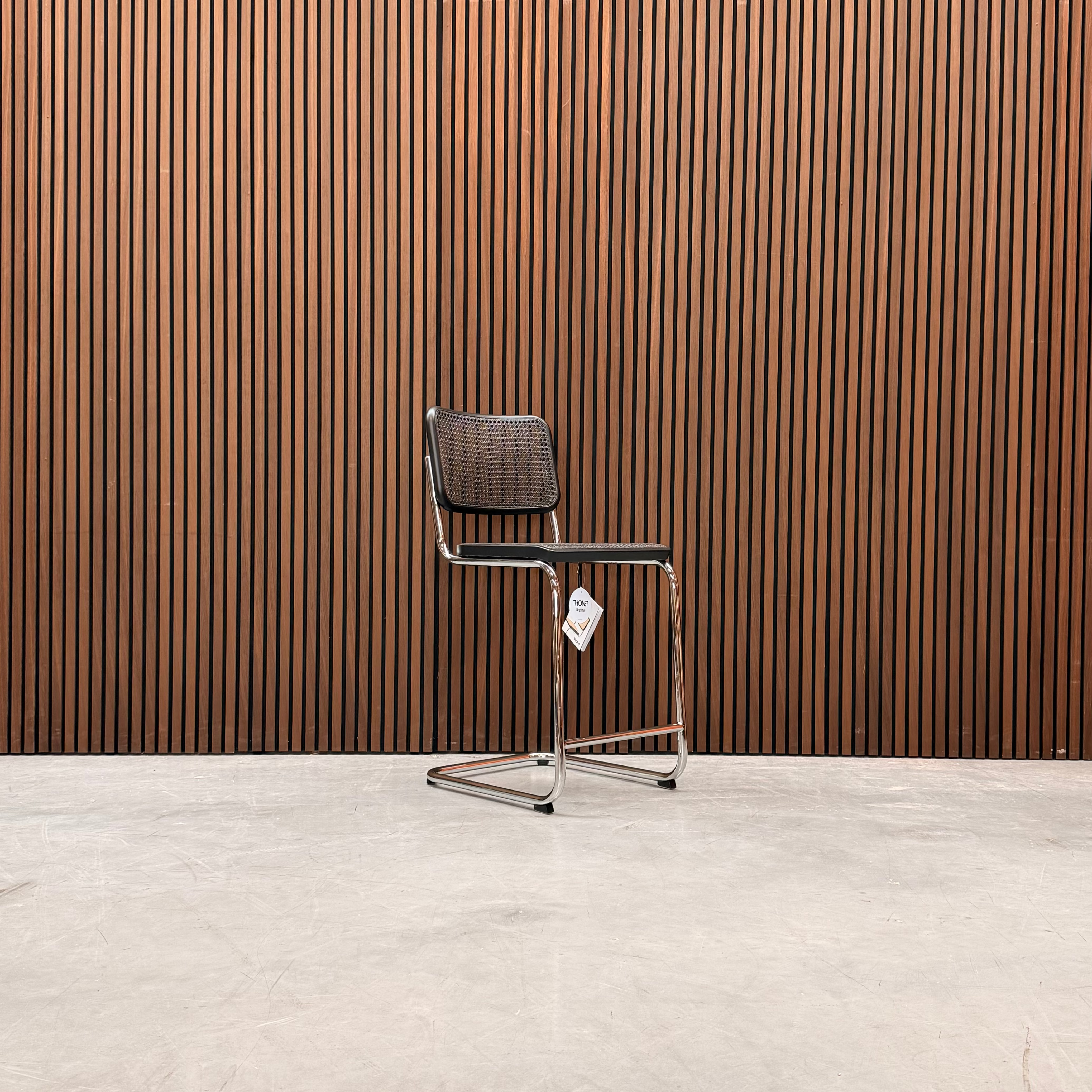 Thonet S 32 Stool – Black