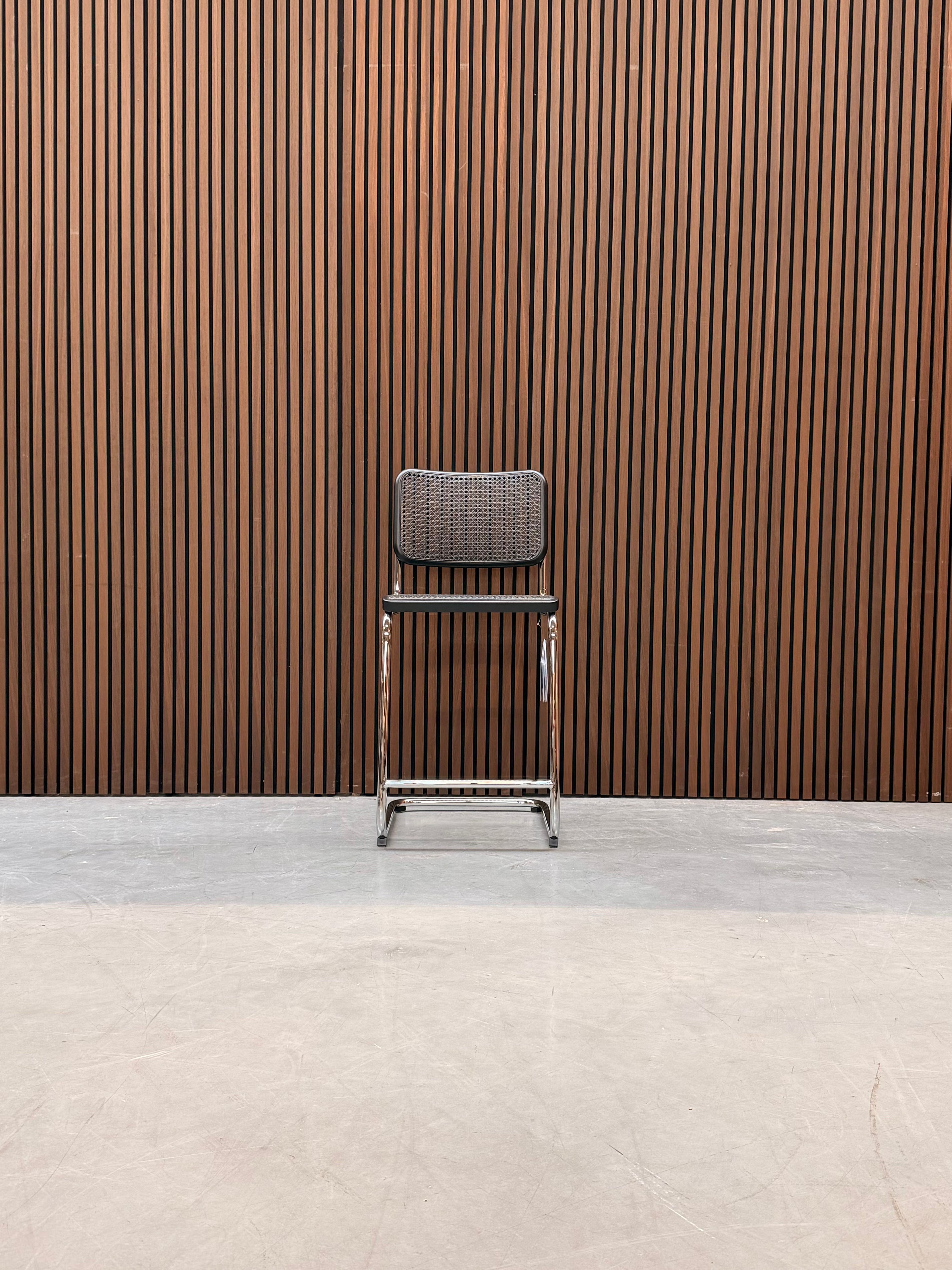 Thonet S32 Stool - Black