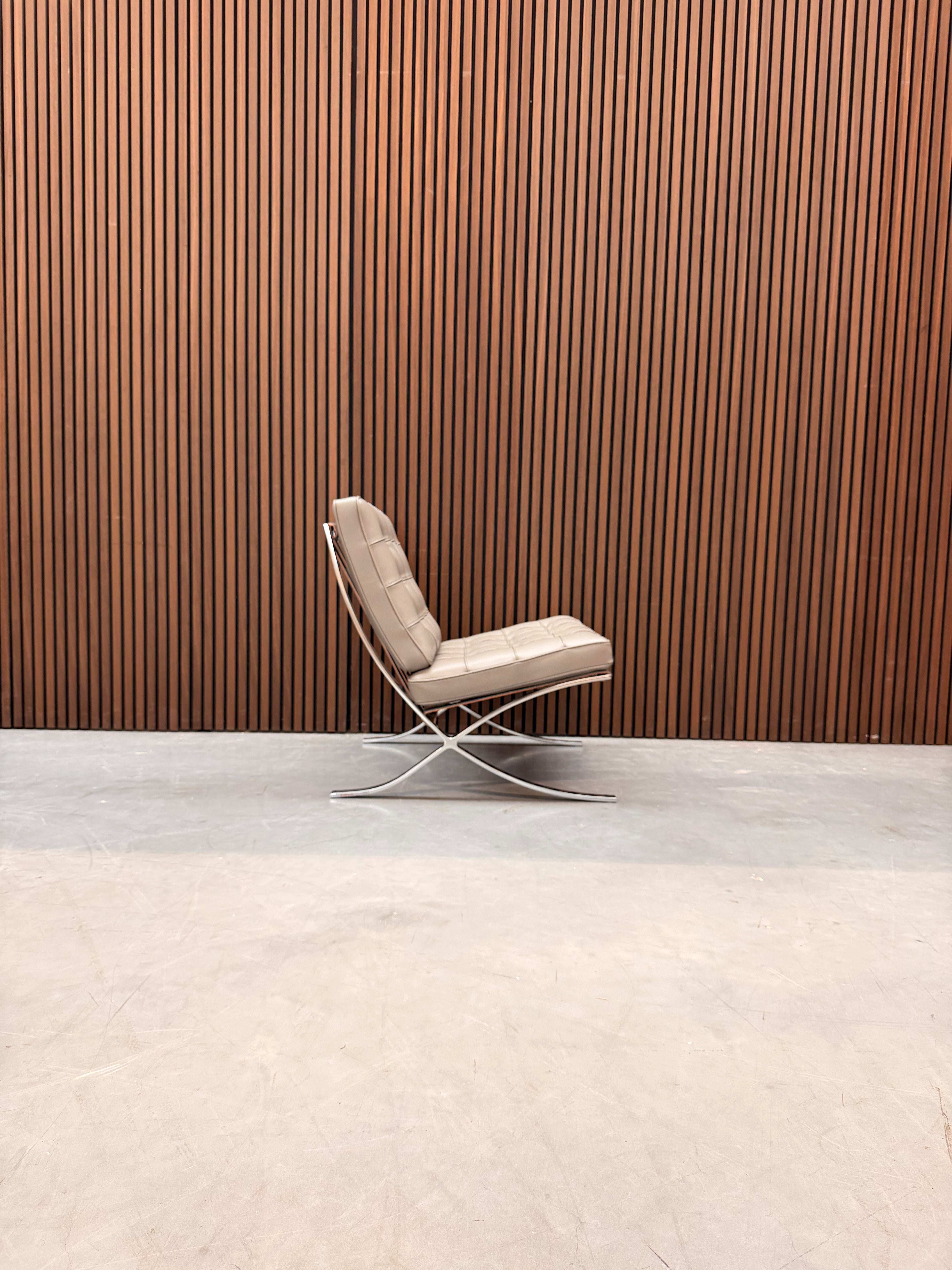 Knoll Barcelona Chair - Volo Leather Light Grey