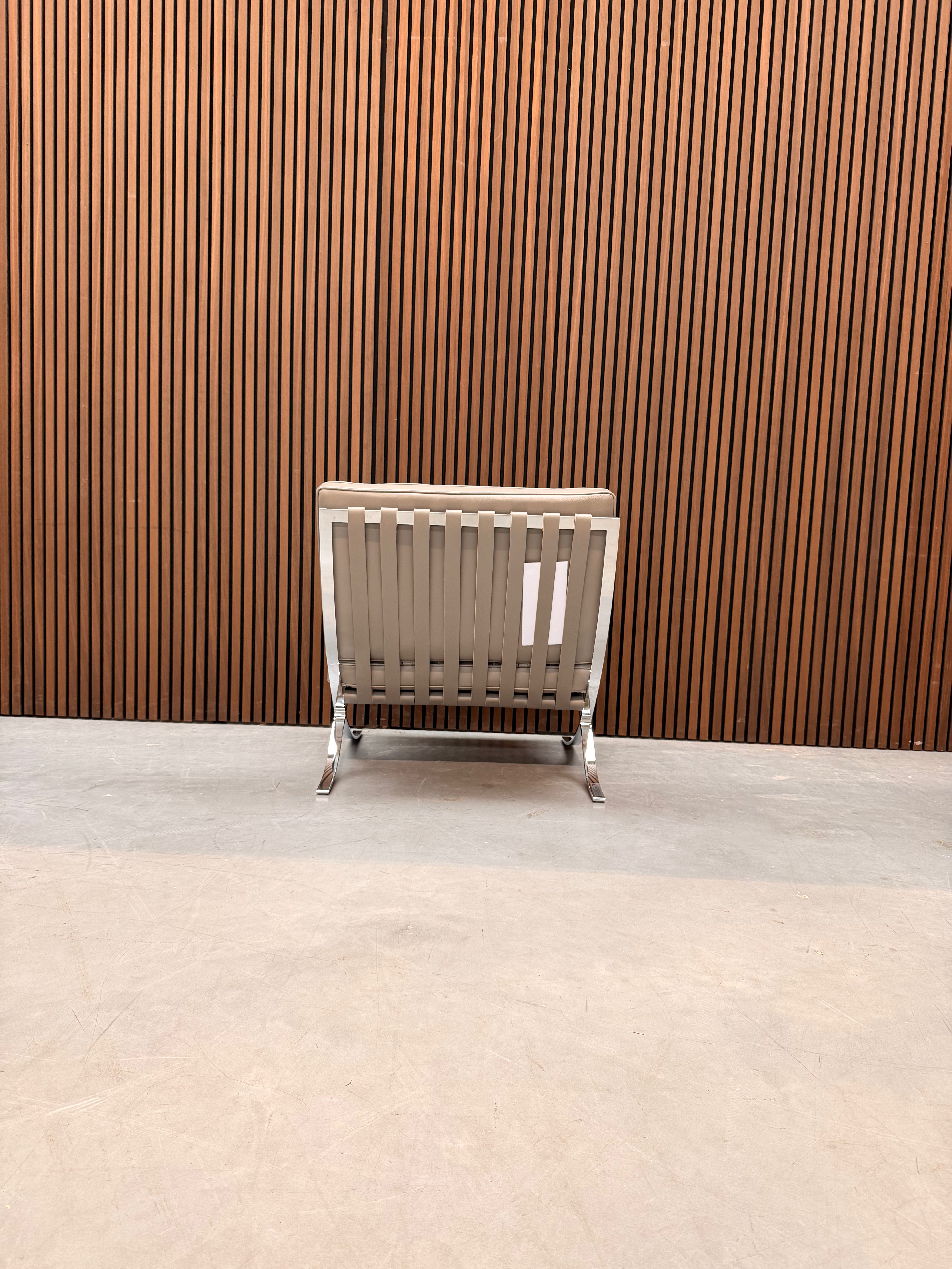 Knoll Barcelona Chair - Volo Leather Light Grey