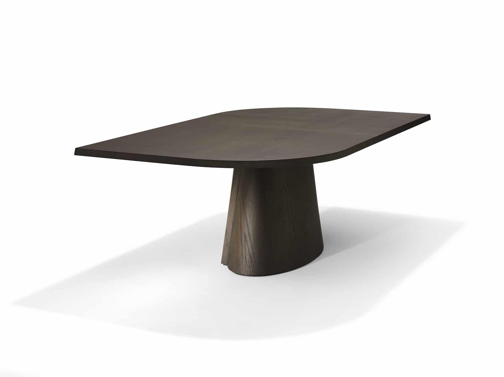 Linteloo Alter dining table