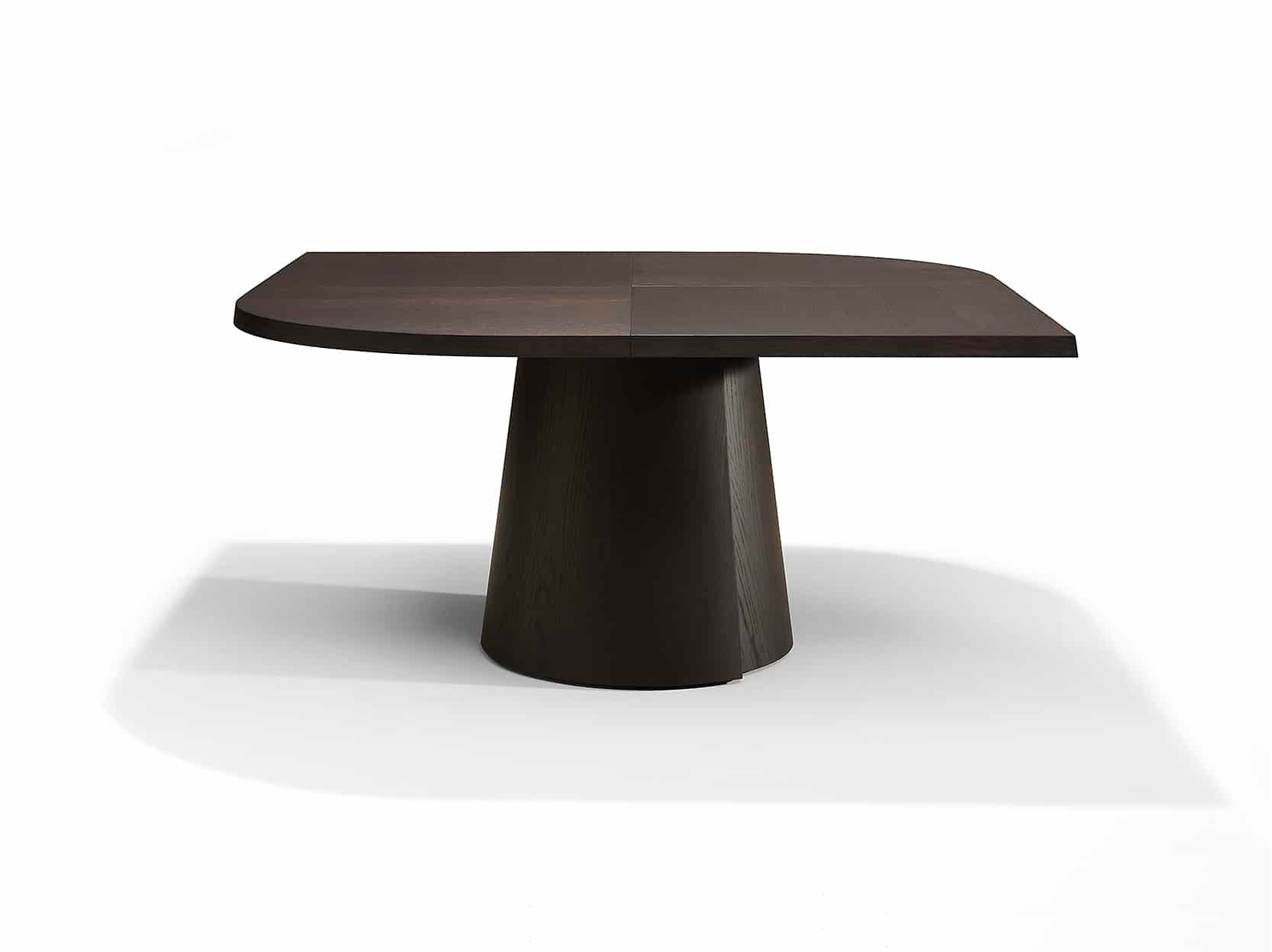 Linteloo Alter dining table