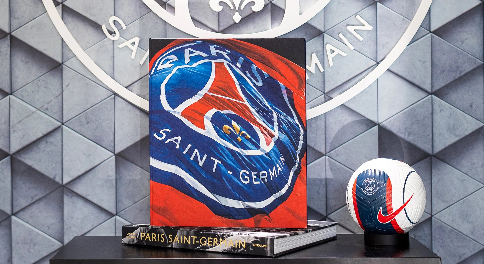 ASSOULINE Paris Saint-Germain