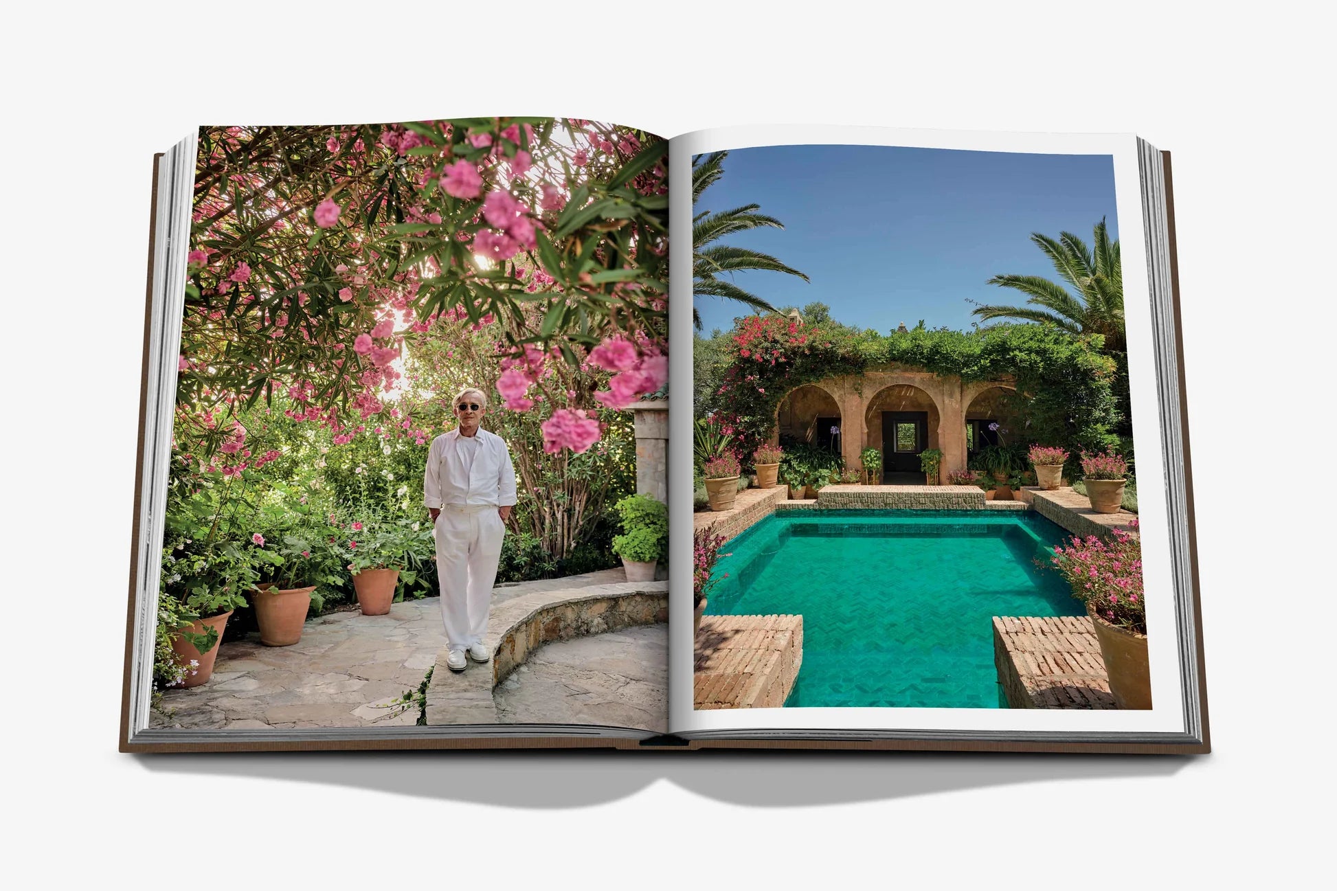 ASSOULINE Secret Stays