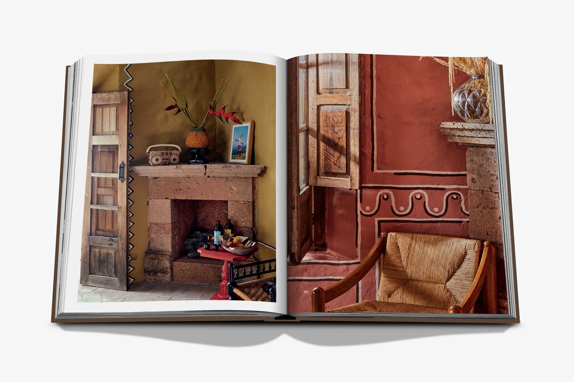 ASSOULINE Secret Stays