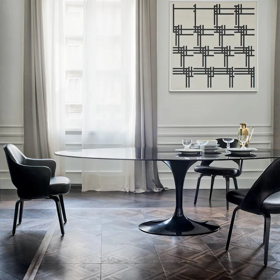 Knoll Saarinen ovalt spisebord 198 cm sort