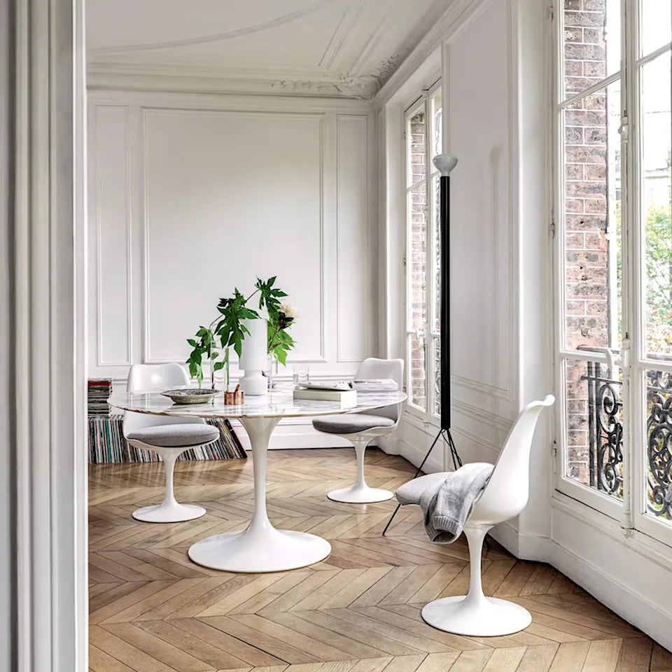 Knoll Saarinen ovalt spisebord 198 cm hvid