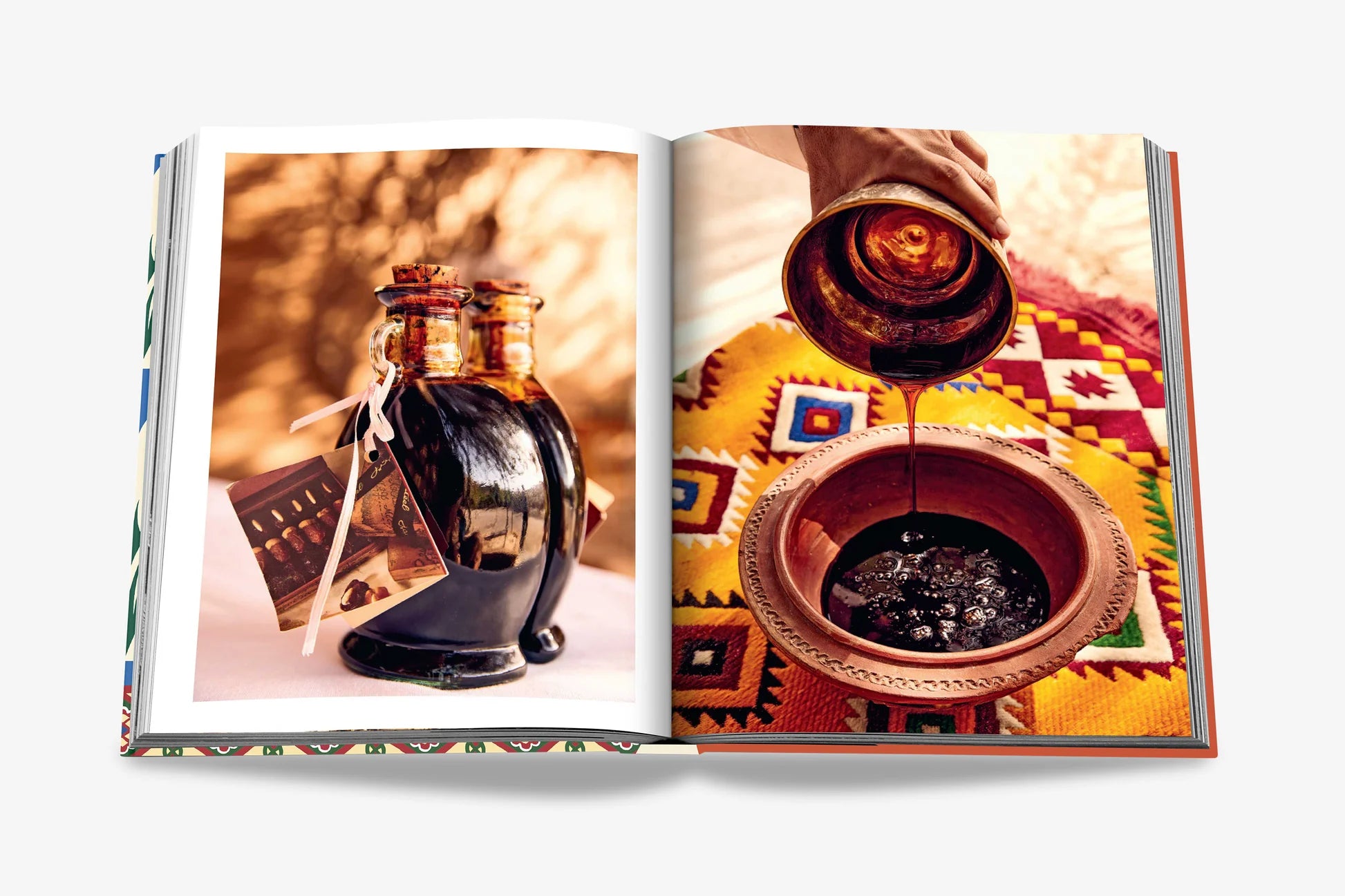 ASSOULINE Saudi Dates: A Portrait of the Sacred Fruit