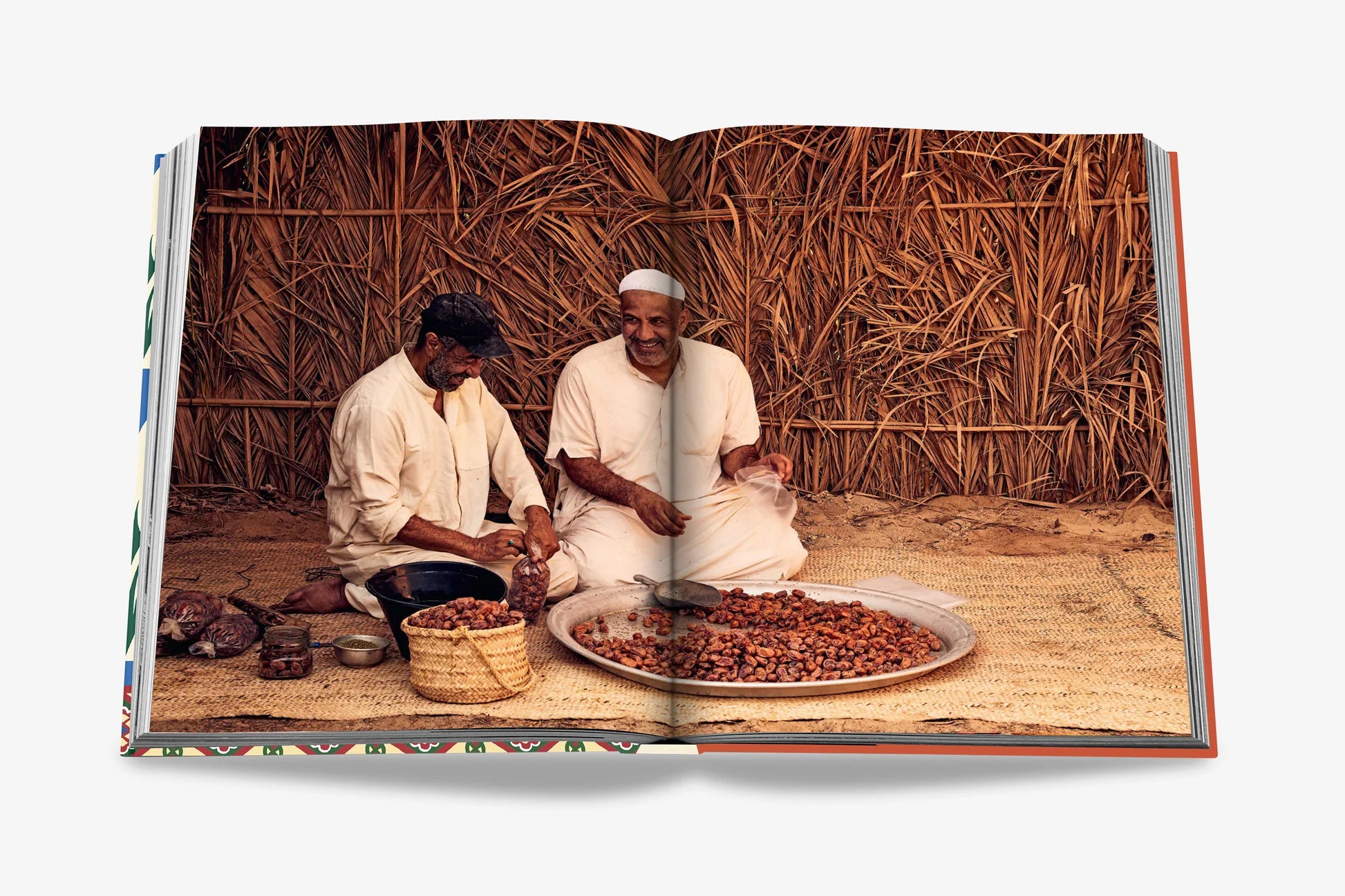 ASSOULINE Saudi Dates: A Portrait of the Sacred Fruit