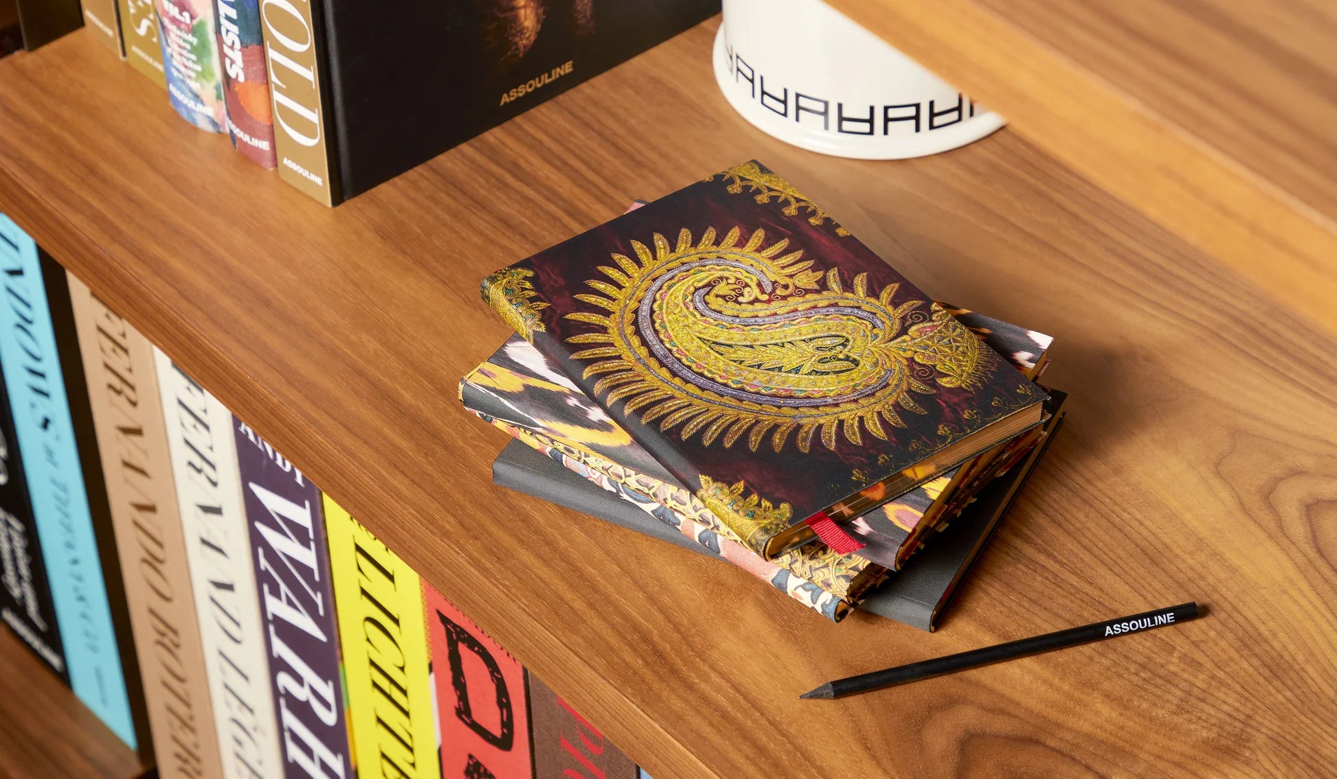 ASSOULINE Uzbekistan Notebook: Gold Chapan
