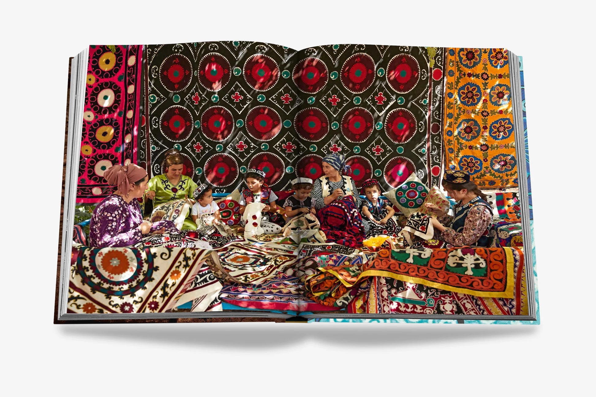ASSOULINE Uzbekistan Living Treasures: Celebration of Craftsmanship