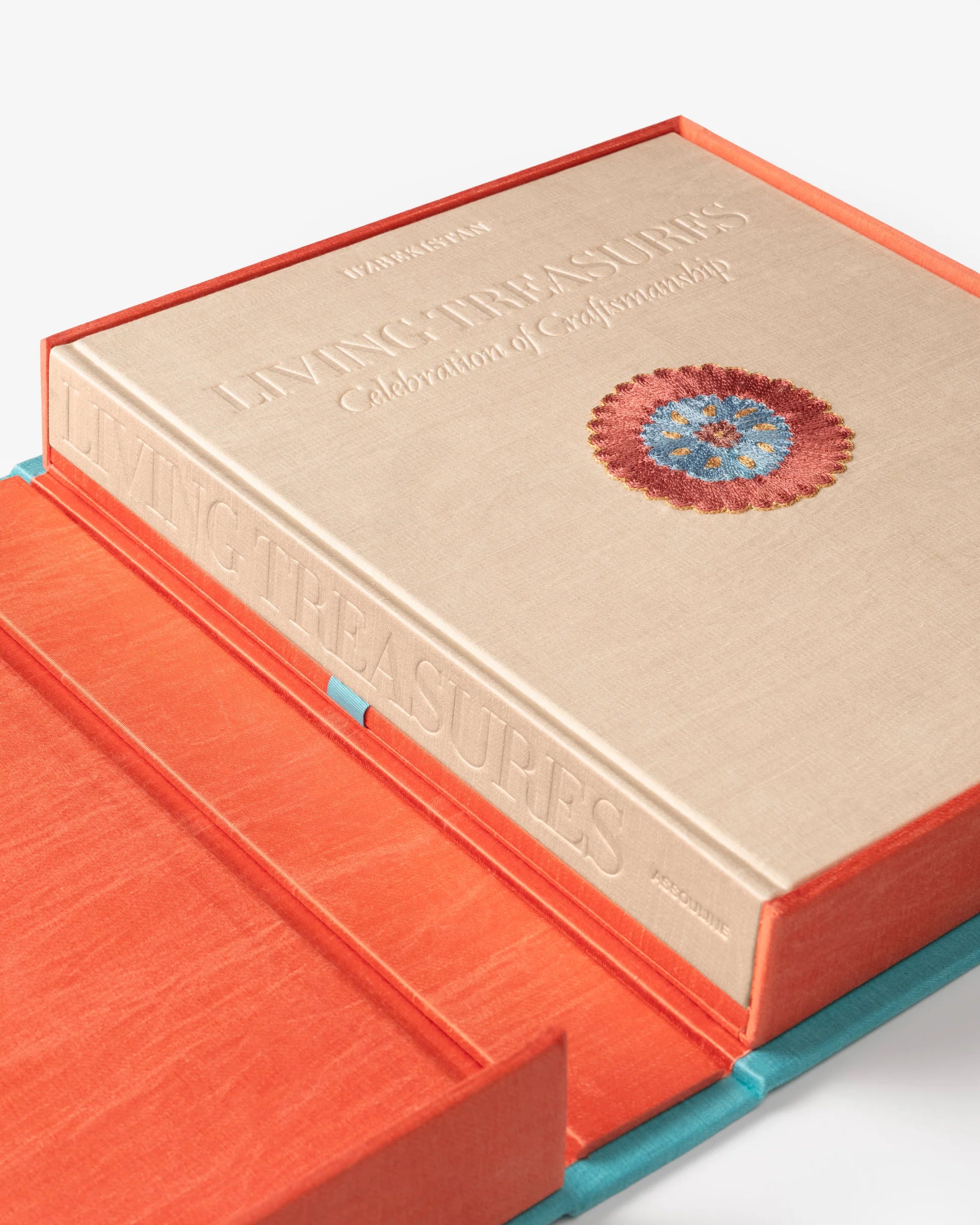 ASSOULINE Uzbekistan Living Treasures: Celebration of Craftsmanship (Special Edition)