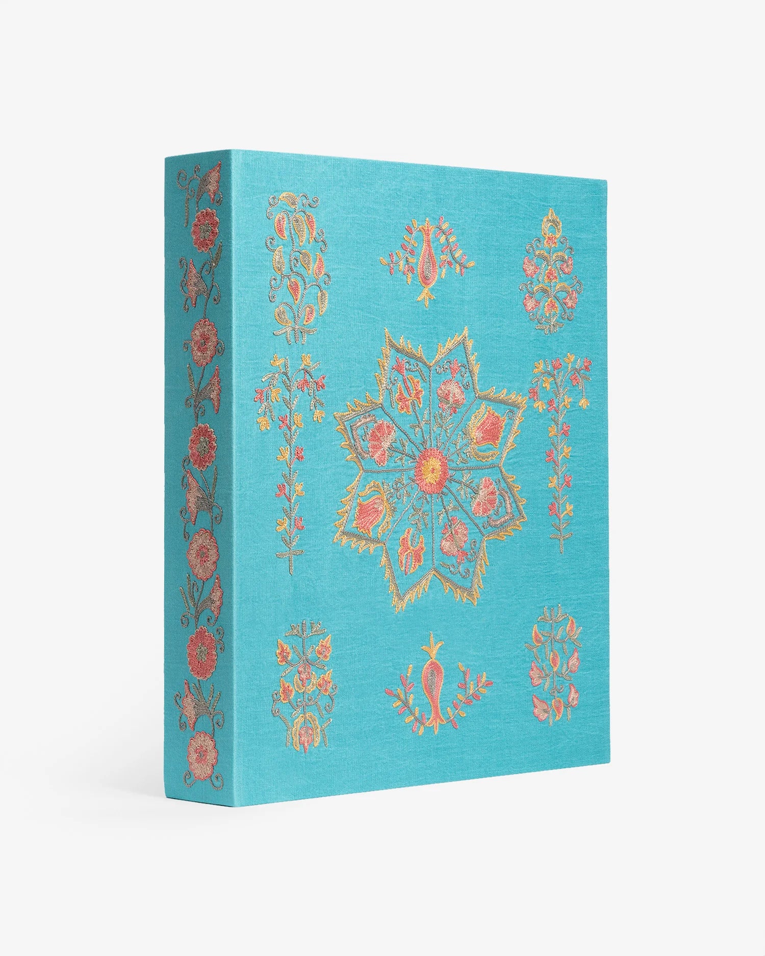 ASSOULINE Uzbekistan Living Treasures: Celebration of Craftsmanship (Special Edition)