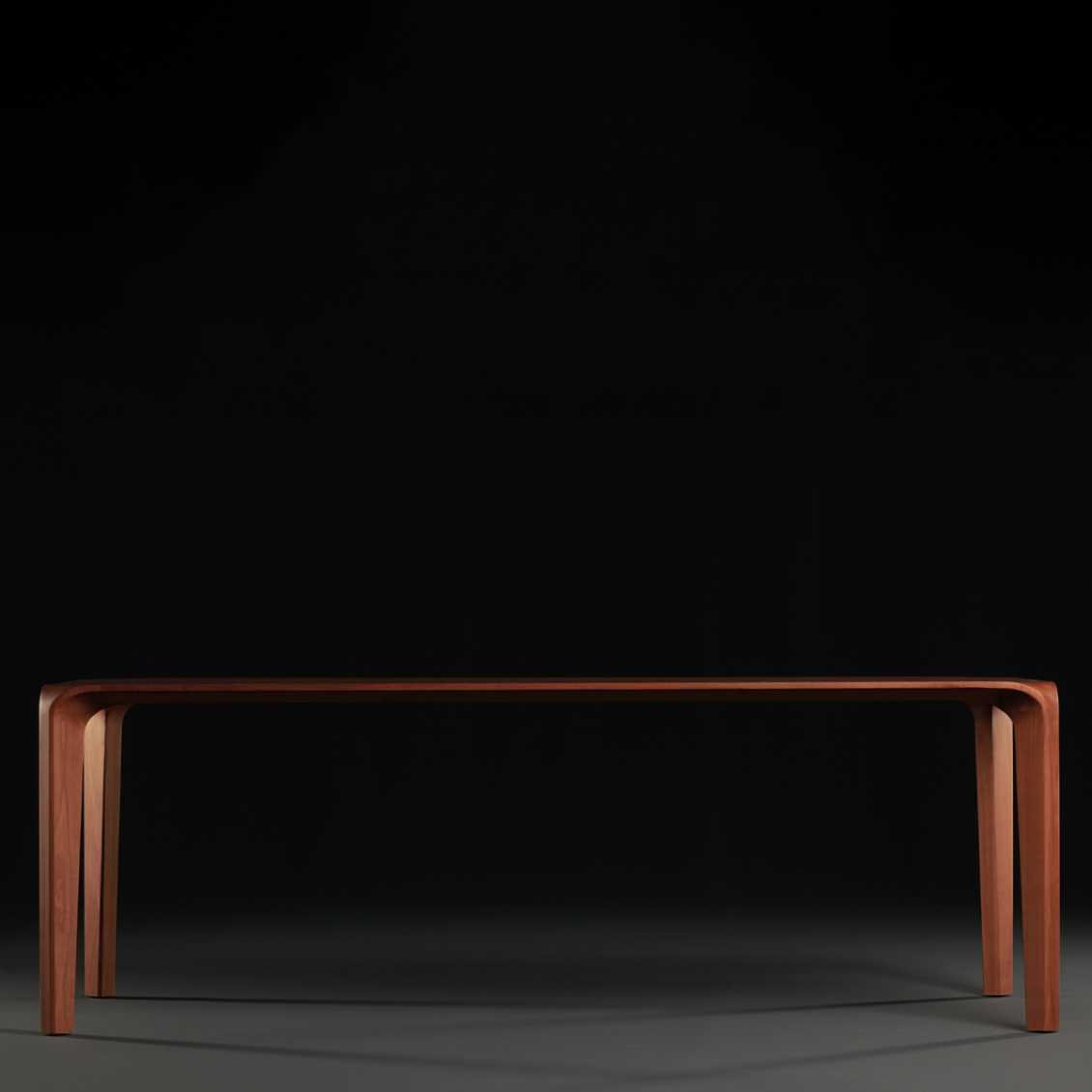 ARTISAN Flow Dining table