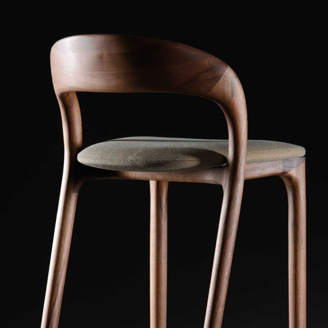 Artisan Neva light bar chair 79