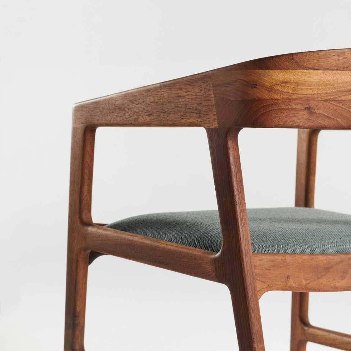 Artisan Tesa chair