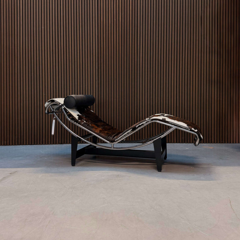 Cassina LC4 Chaise Longue – Cowhide & Chrome