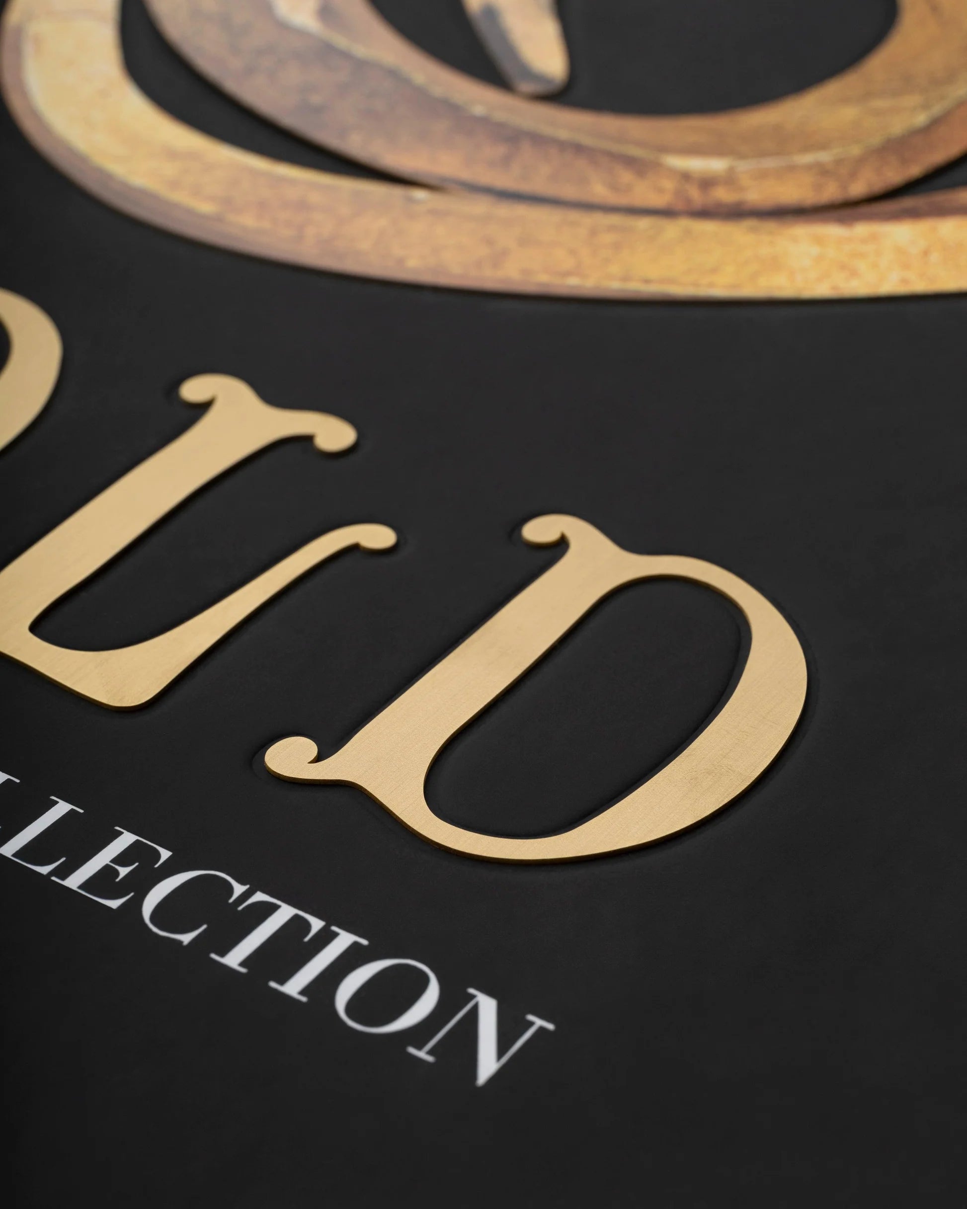 ASSOULINE Gold: The Impossible Collection (Special Edition)