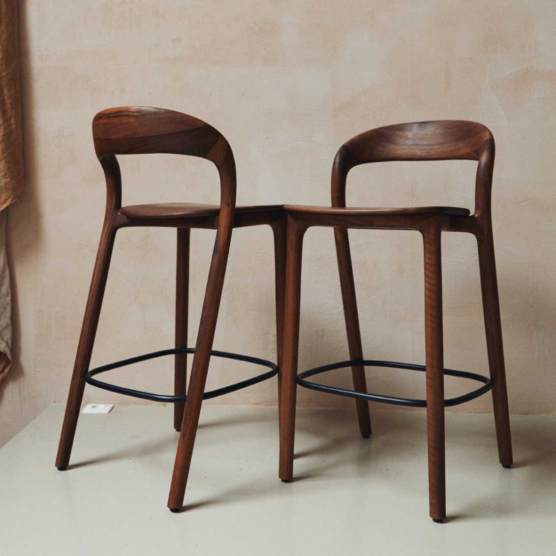 Artisan Neva light bar chair 79
