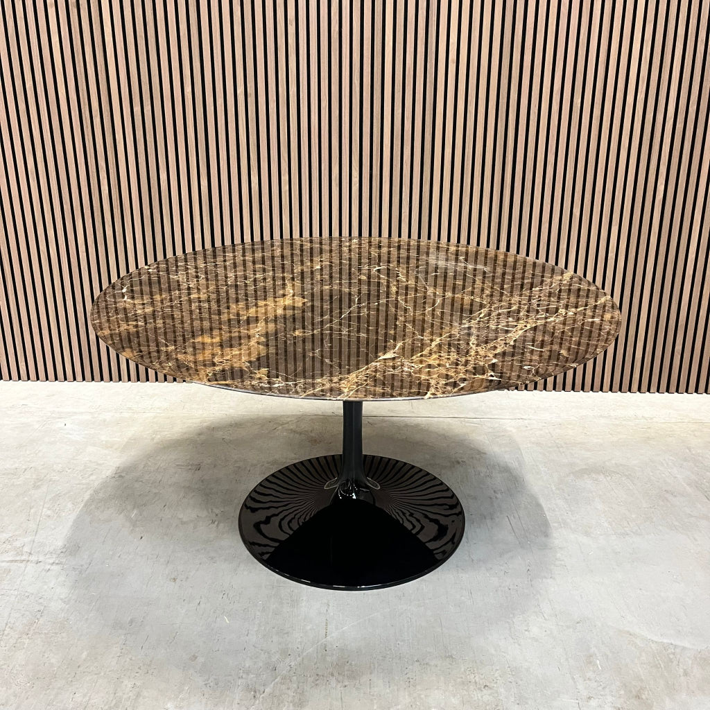 Knoll Saarinen Tulip tafel - Emperador - 137 cm