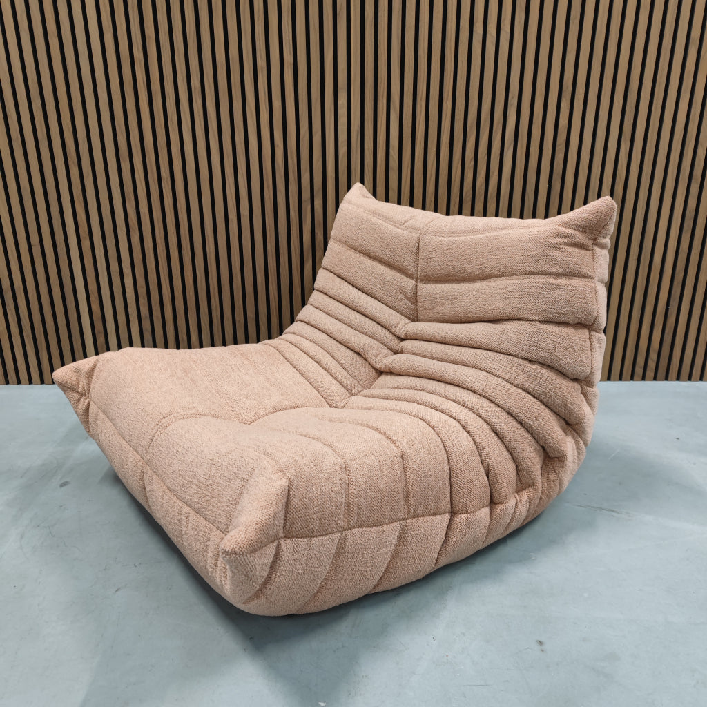 Ligne Roset Togo Fireside Chair 1-zits | Pink Woolblend