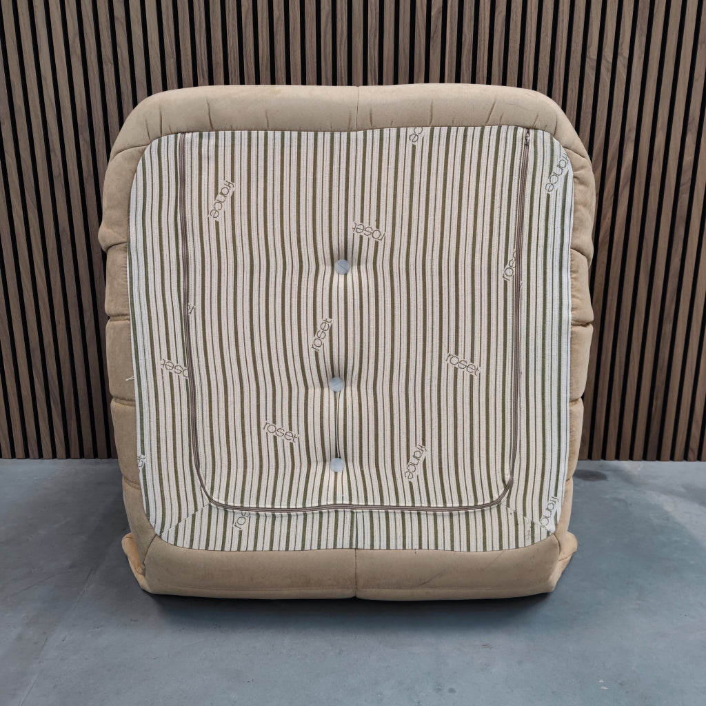 Ligne Roset Togo Chair 1-zits | Sand Alcantara