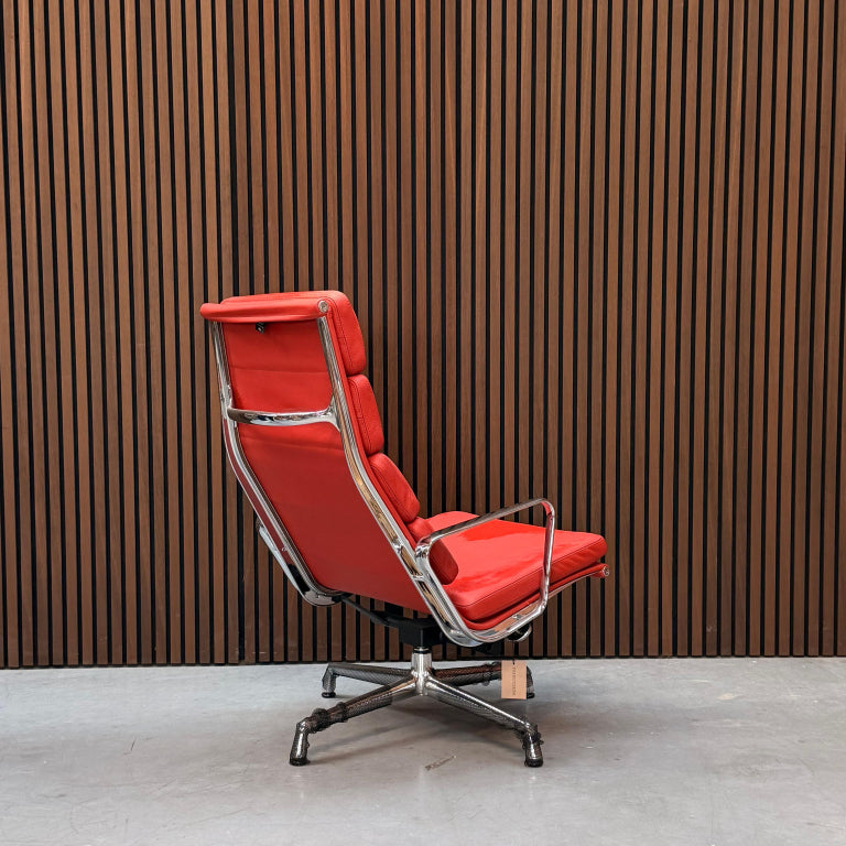 Vitra soft pad chair EA 222