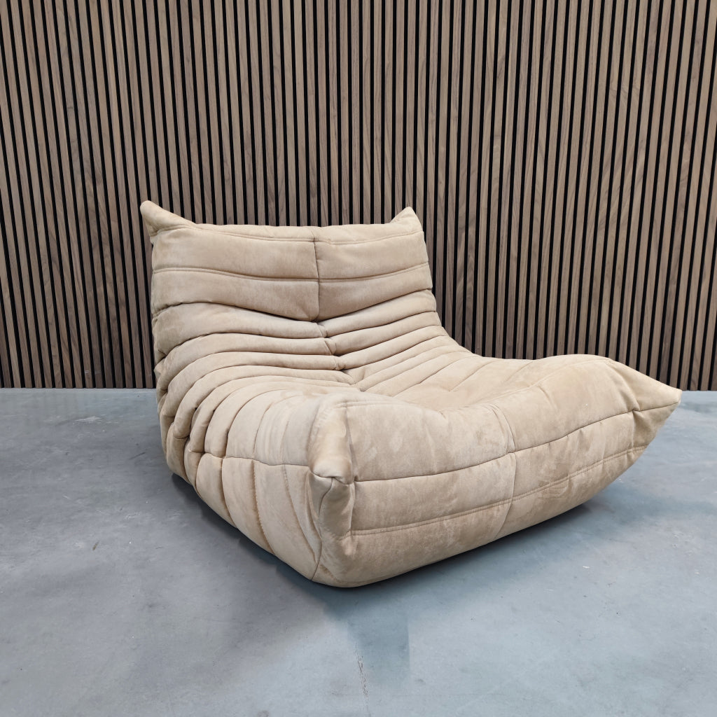 Ligne Roset Togo Chair 1-zits | Sand Alcantara